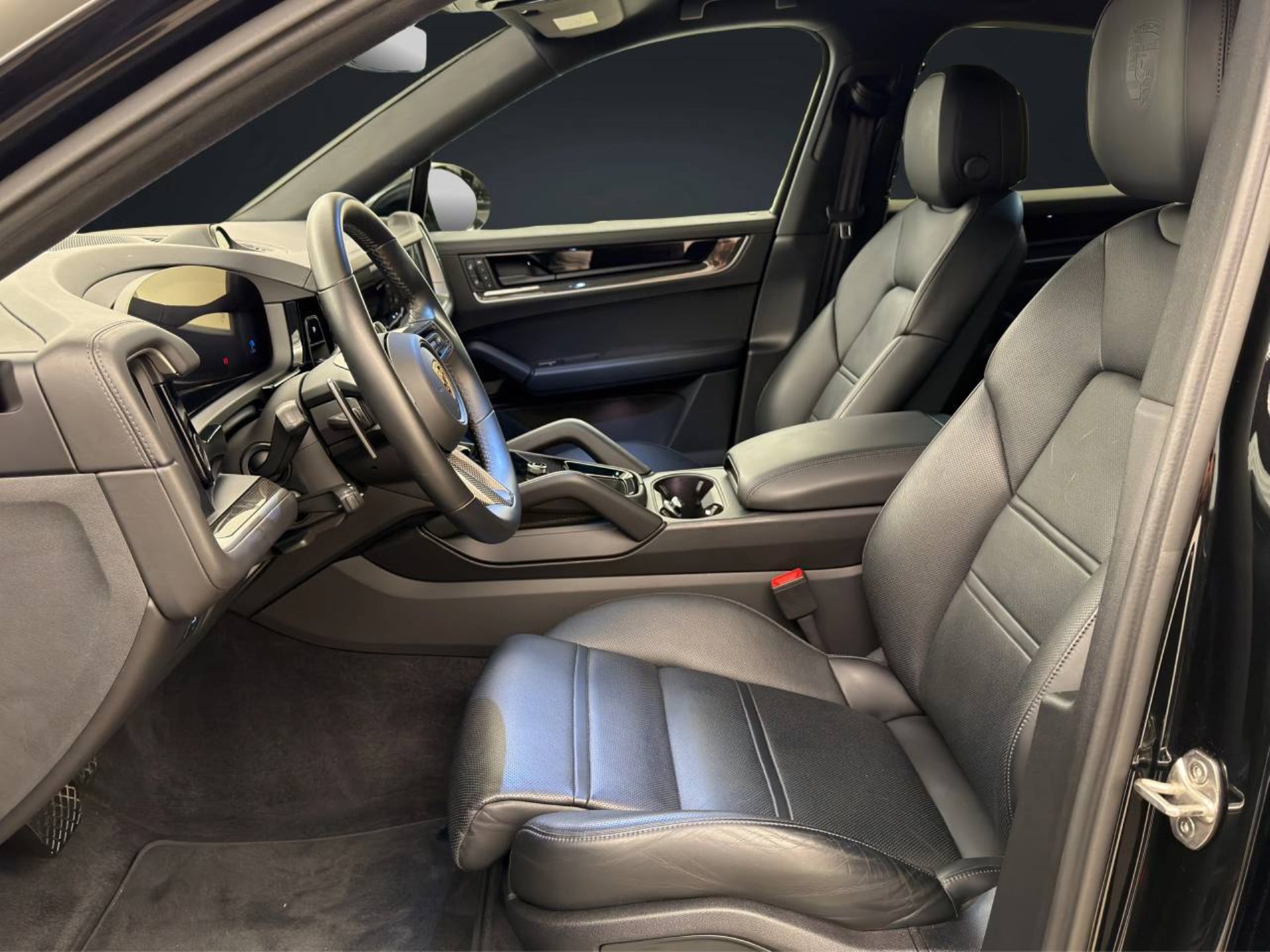 PORSCHE Cayenne E-Hybrid Coupé-image-4