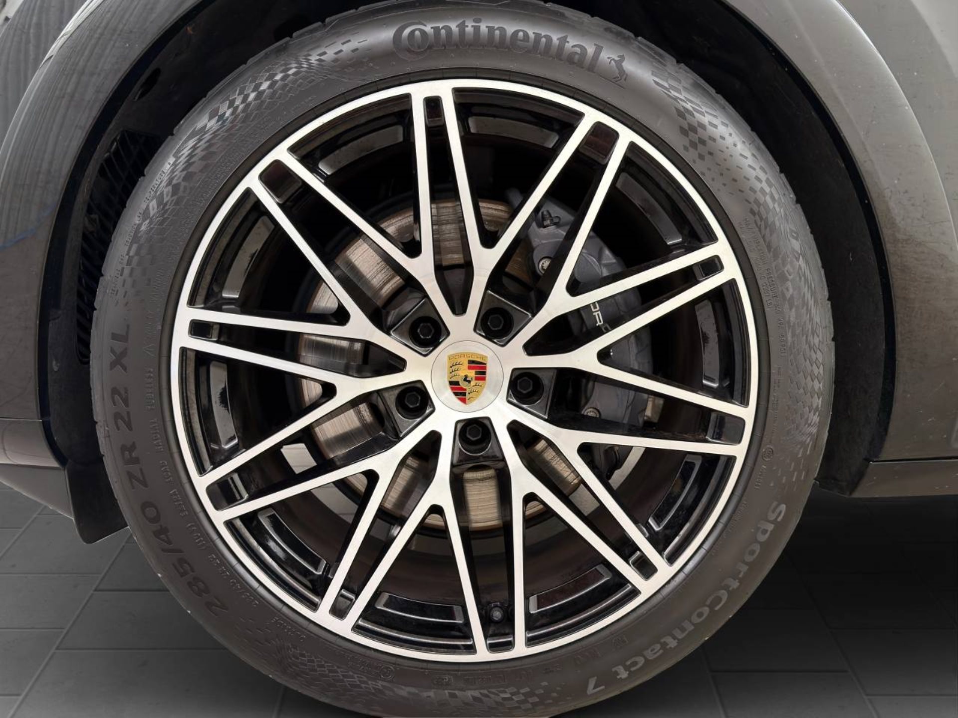 PORSCHE Cayenne E-Hybrid Coupé-image-10