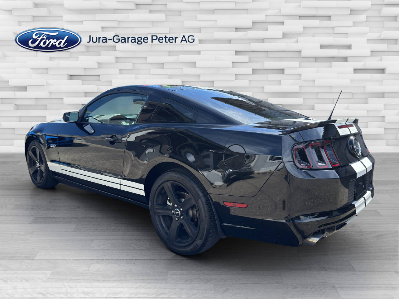 FORD Mustang Coupé 5.0 V8 GT Black-image-2