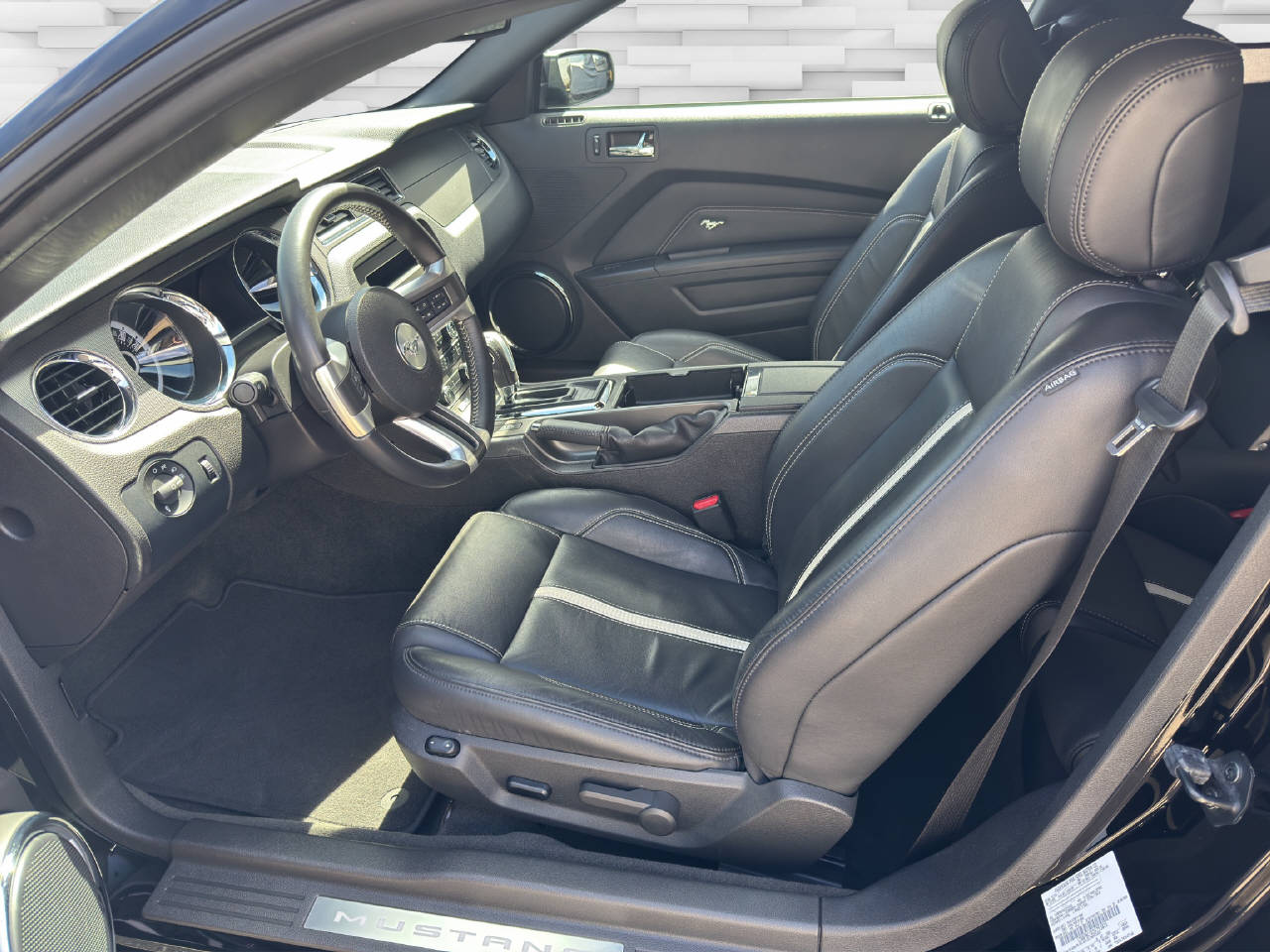 FORD Mustang Coupé 5.0 V8 GT Black-image-6