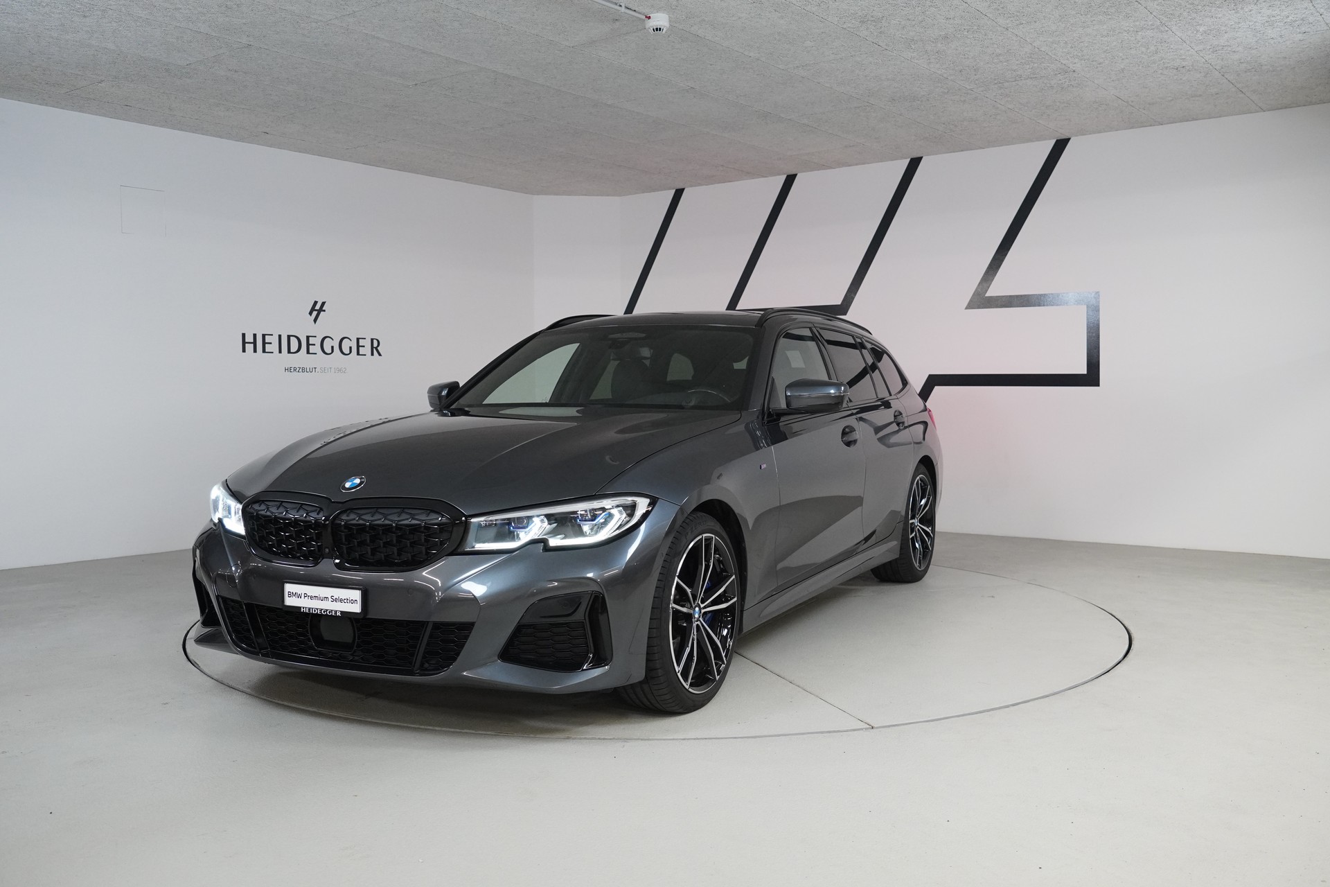 BMW M340d xDrive 48V Touring Steptronic Sport-image-0