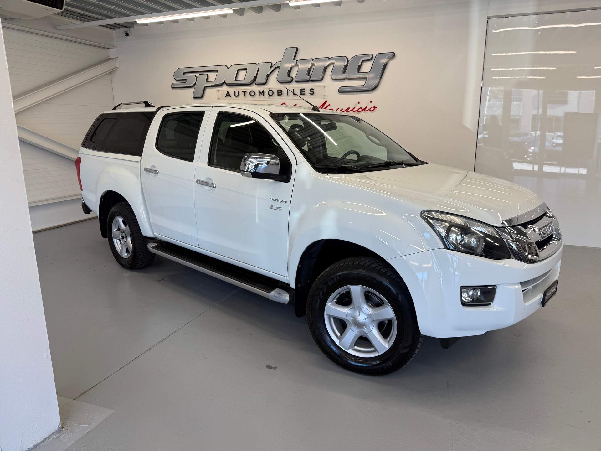 ISUZU D-MAX 2.5 Crew Cab Solar 4x4 A-image-1