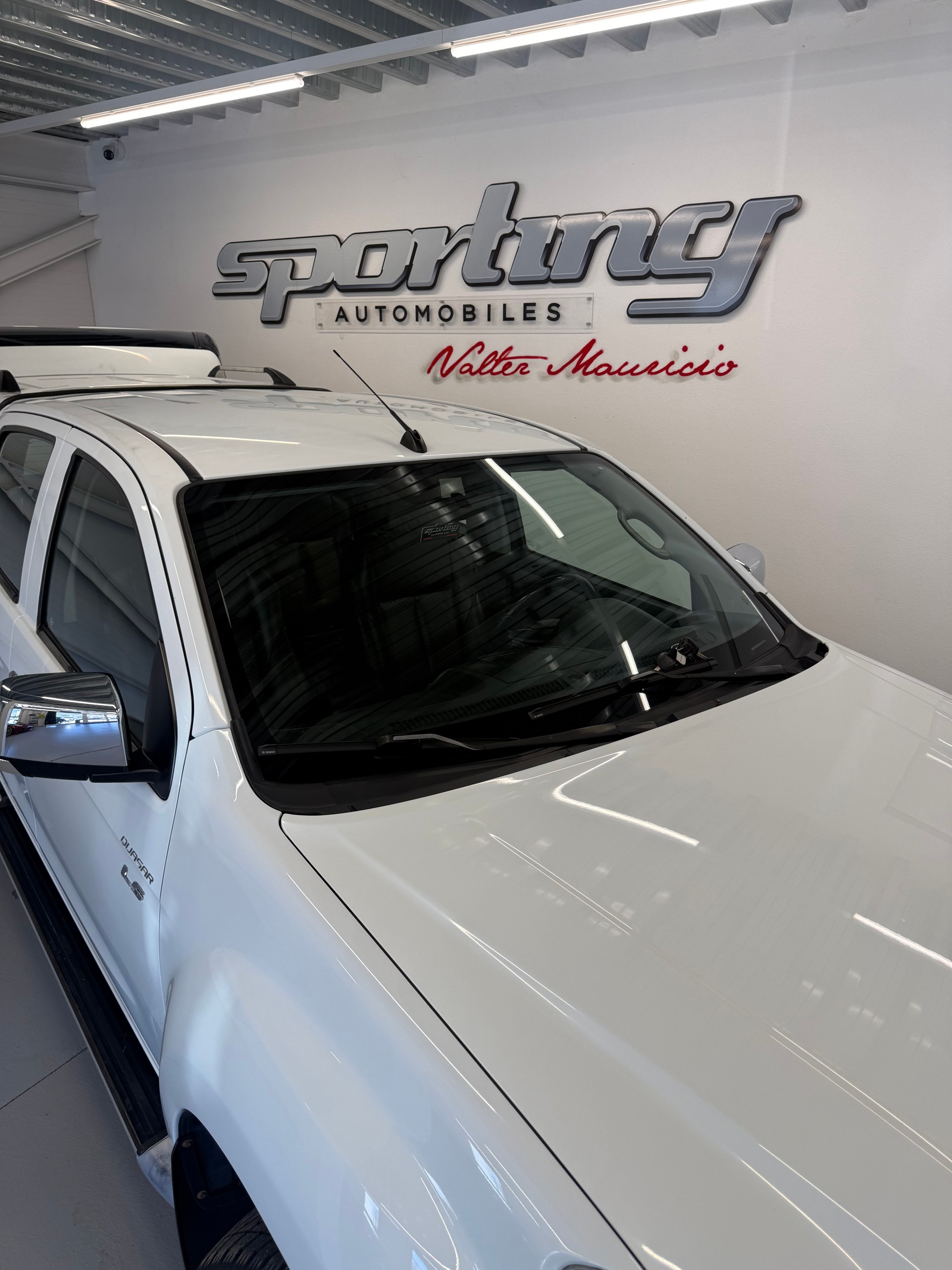 ISUZU D-MAX 2.5 Crew Cab Solar 4x4 A-image-17