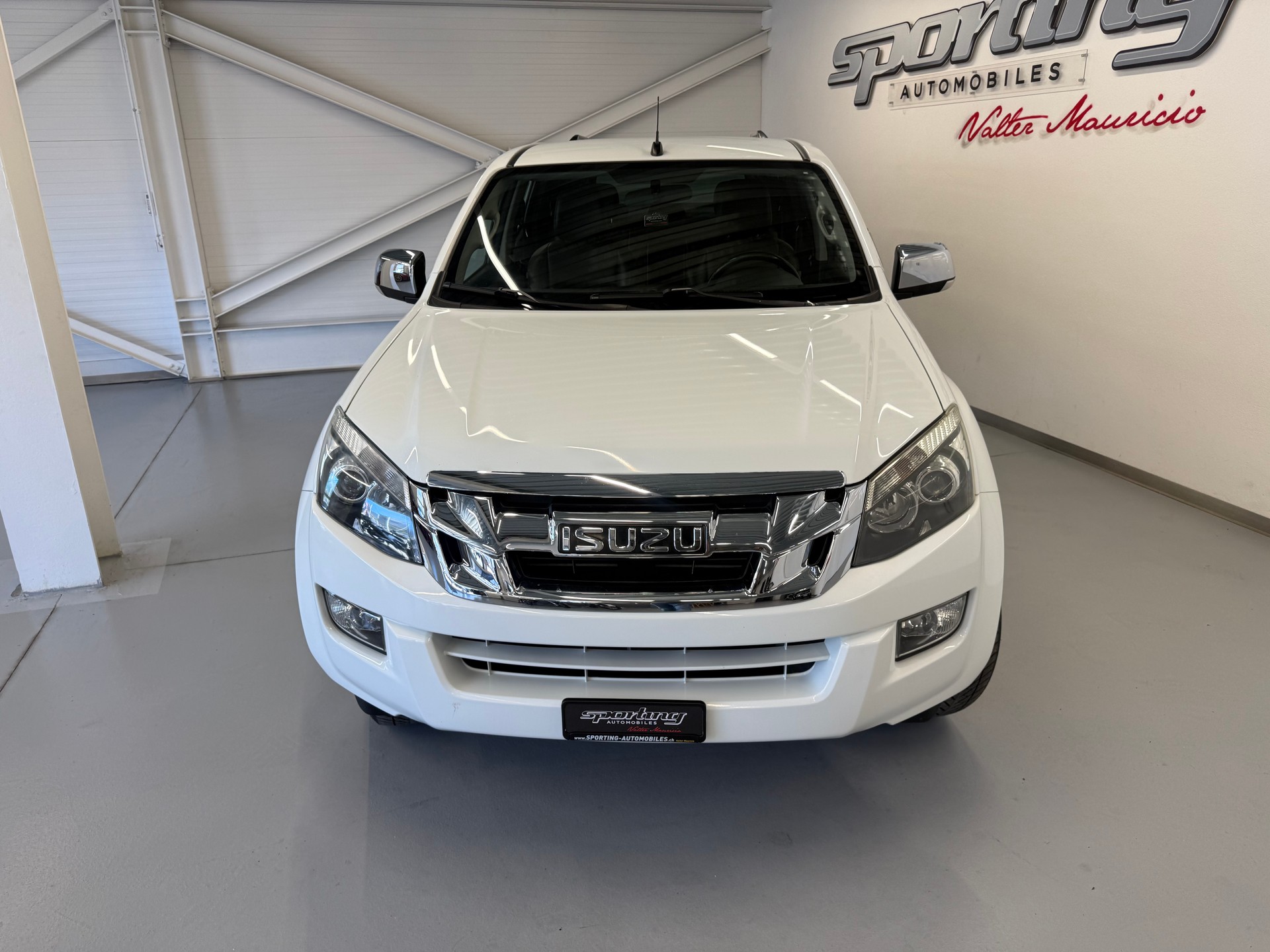 ISUZU D-MAX 2.5 Crew Cab Solar 4x4 A-image-3