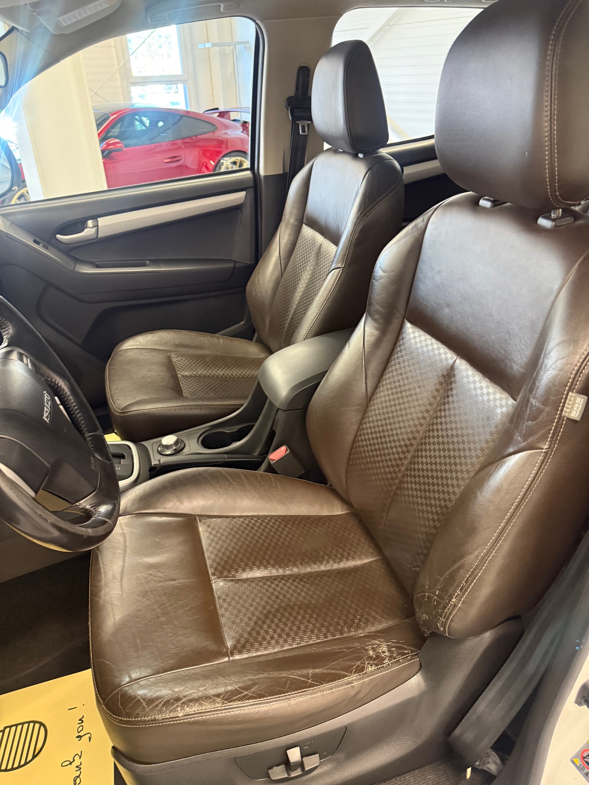 ISUZU D-MAX 2.5 Crew Cab Solar 4x4 A-image-11