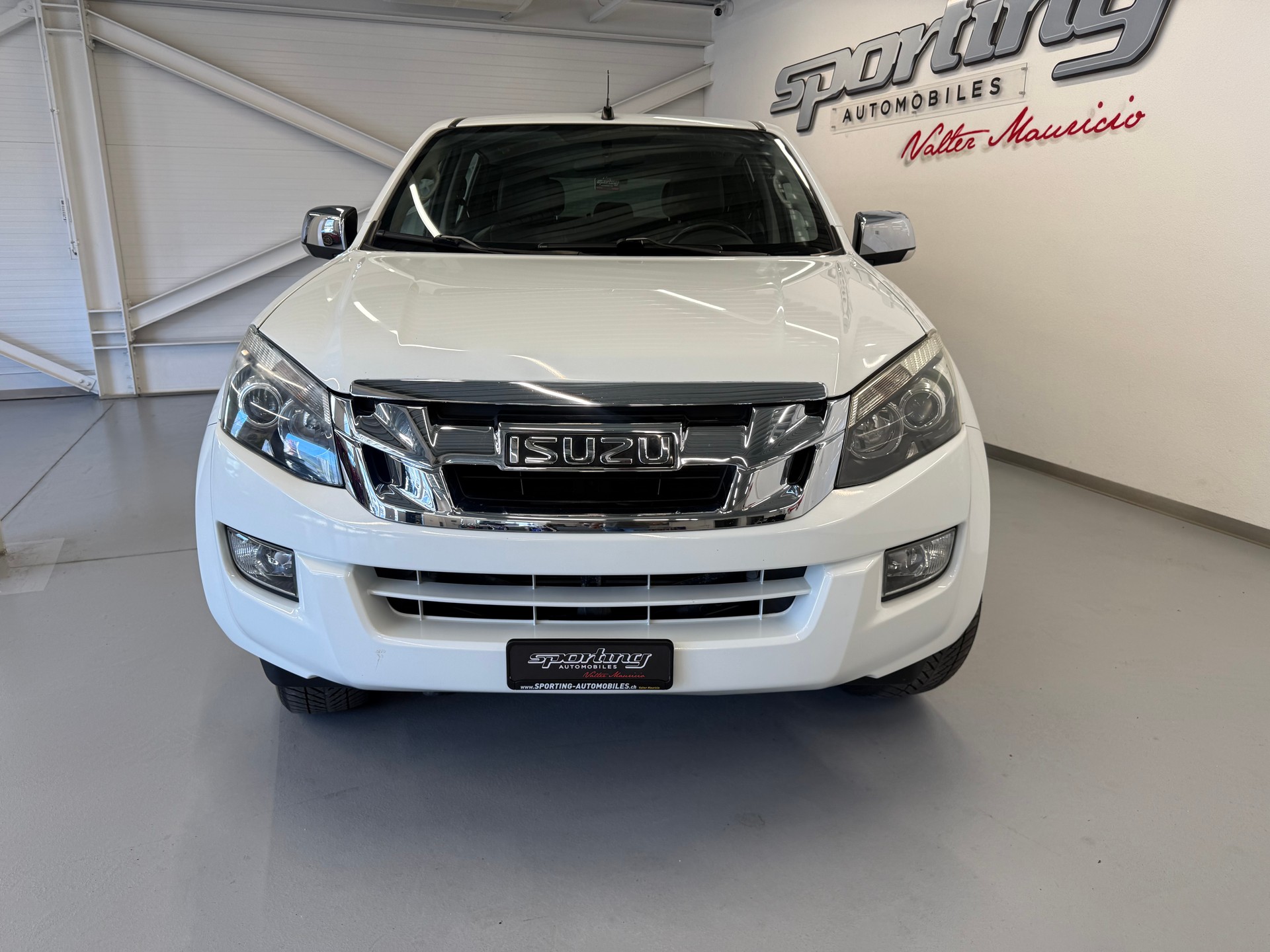 ISUZU D-MAX 2.5 Crew Cab Solar 4x4 A-image-4