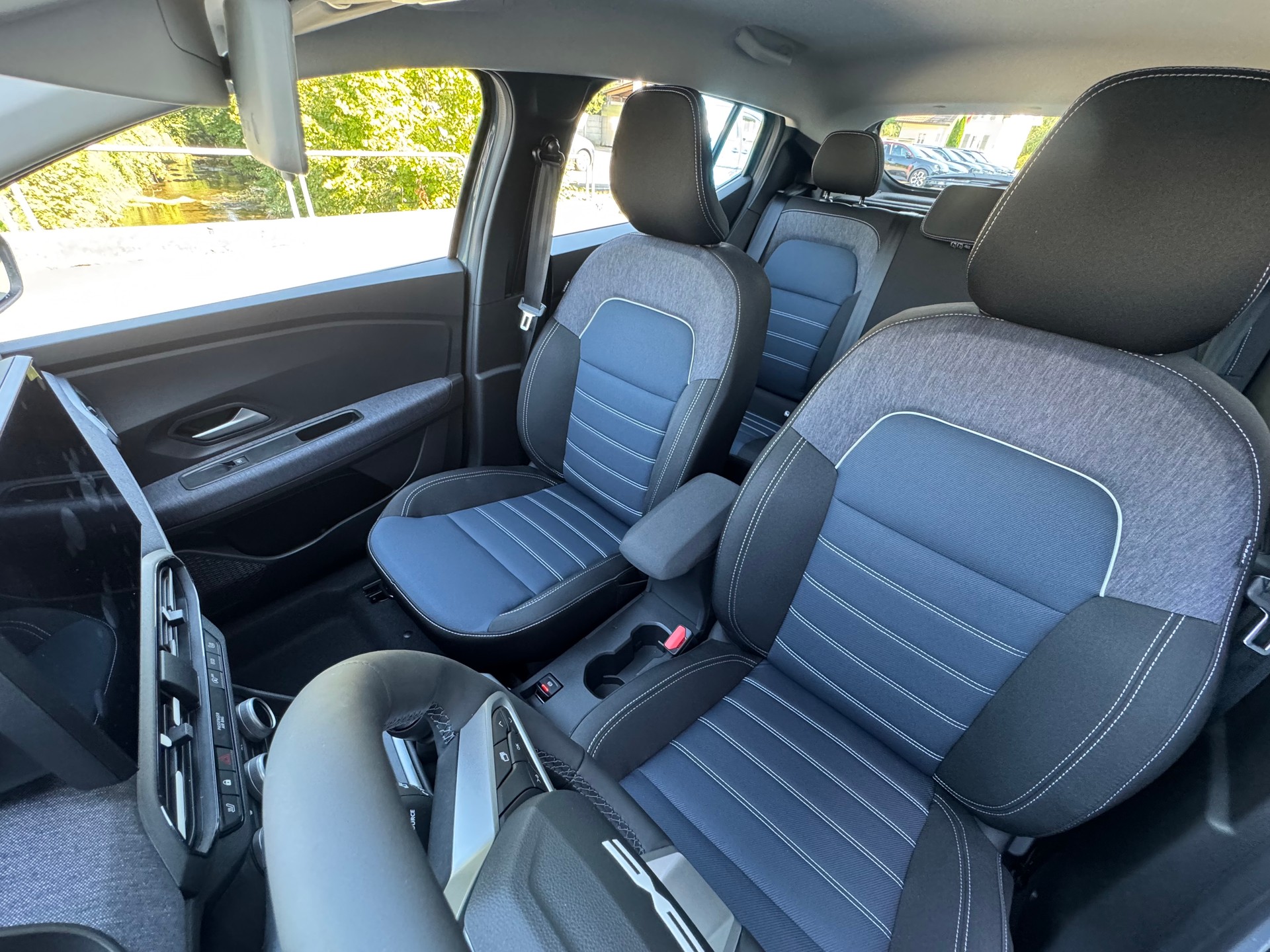 DACIA Sandero TCe 100 Journey-image-13