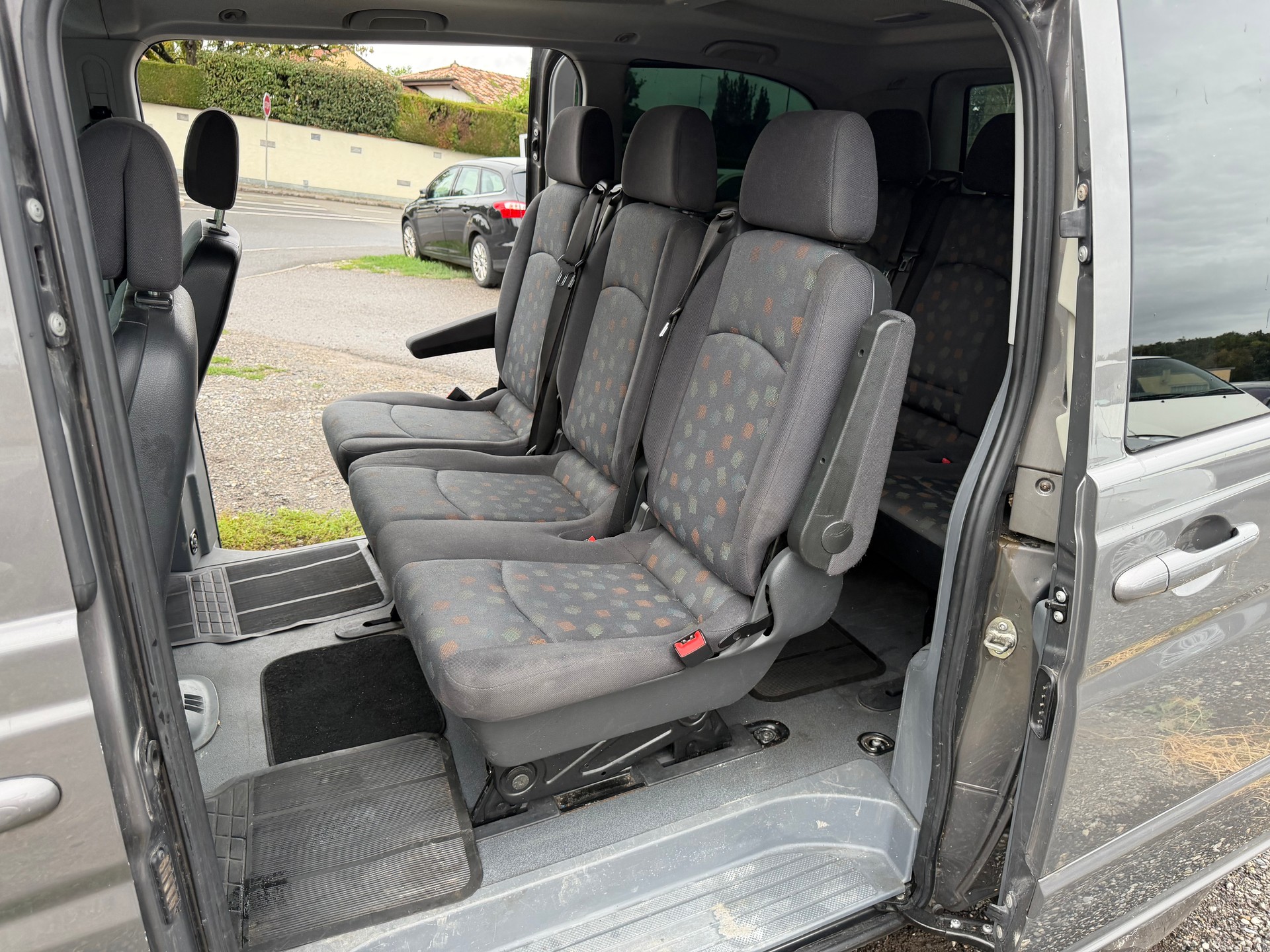 MERCEDES-BENZ Vito 120 CDI Automat-image-9