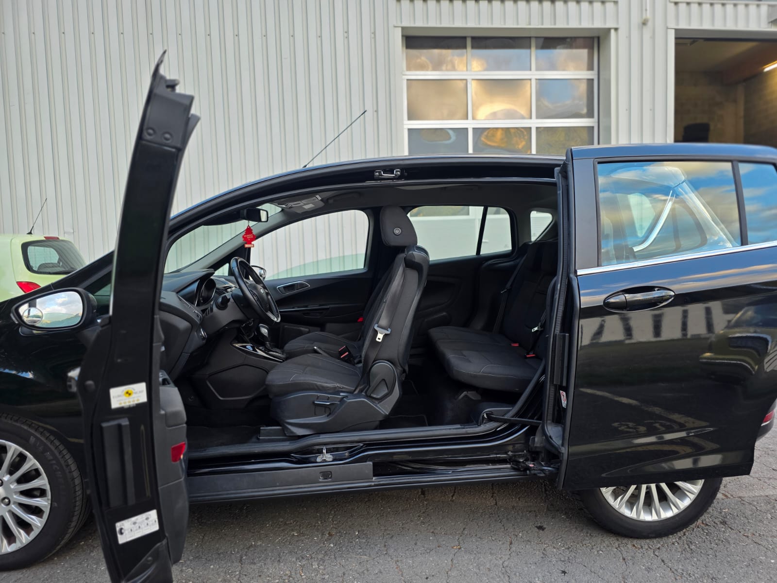 FORD B-Max 1.6 Ti-VCT Titanium PowerShift-image-6
