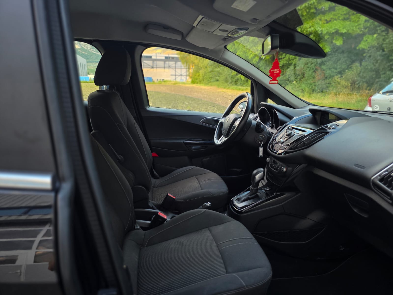 FORD B-Max 1.6 Ti-VCT Titanium PowerShift-image-11