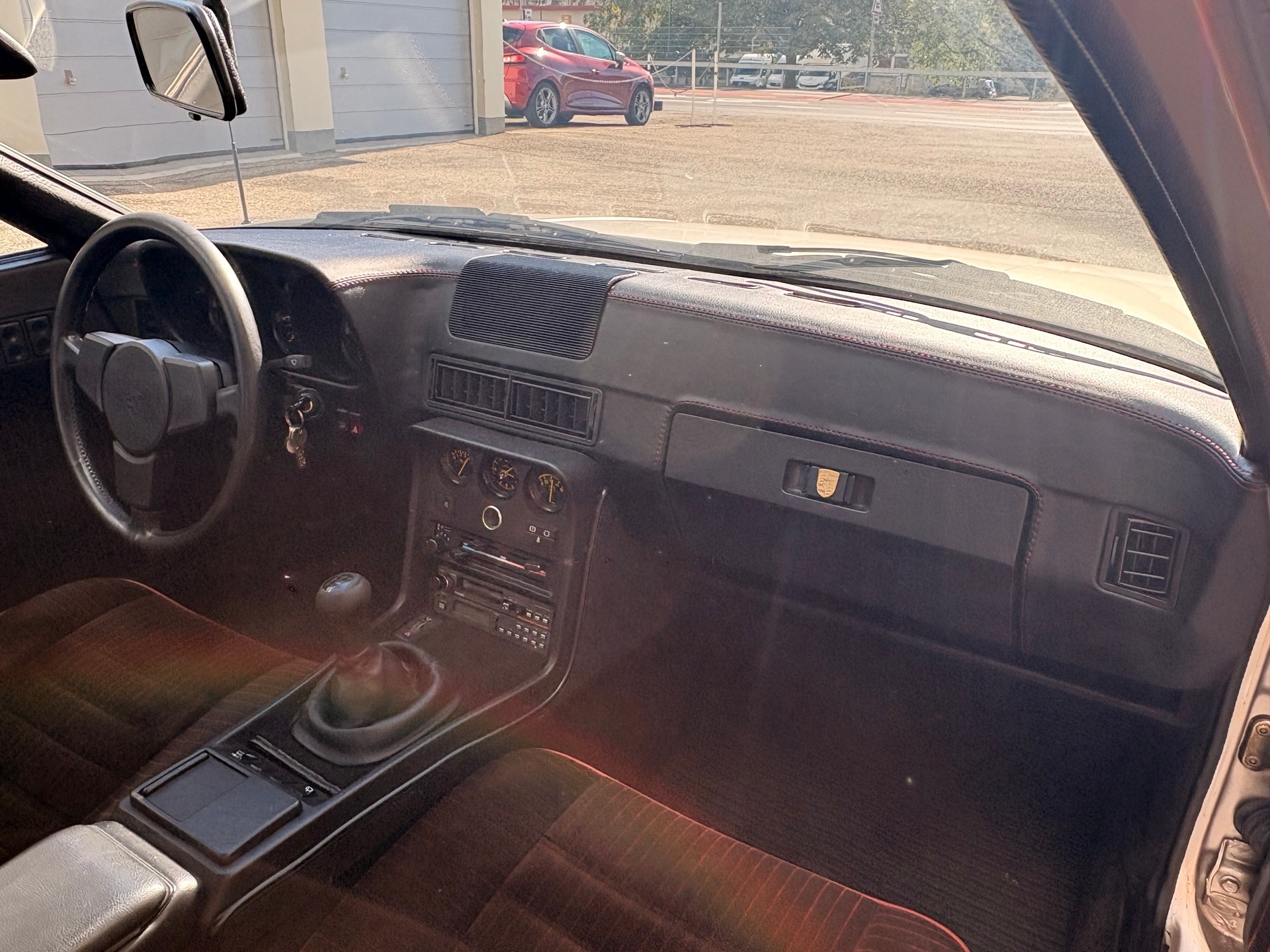 PORSCHE 944-image-7