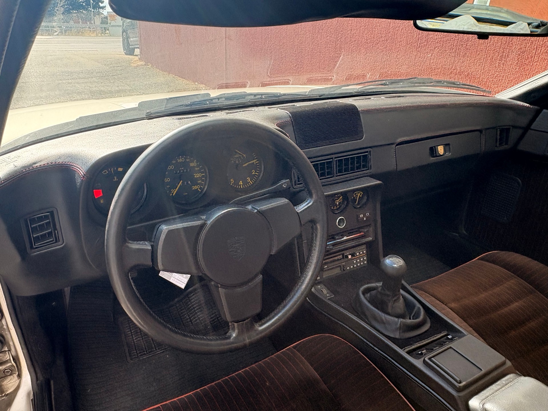 PORSCHE 944-image-6