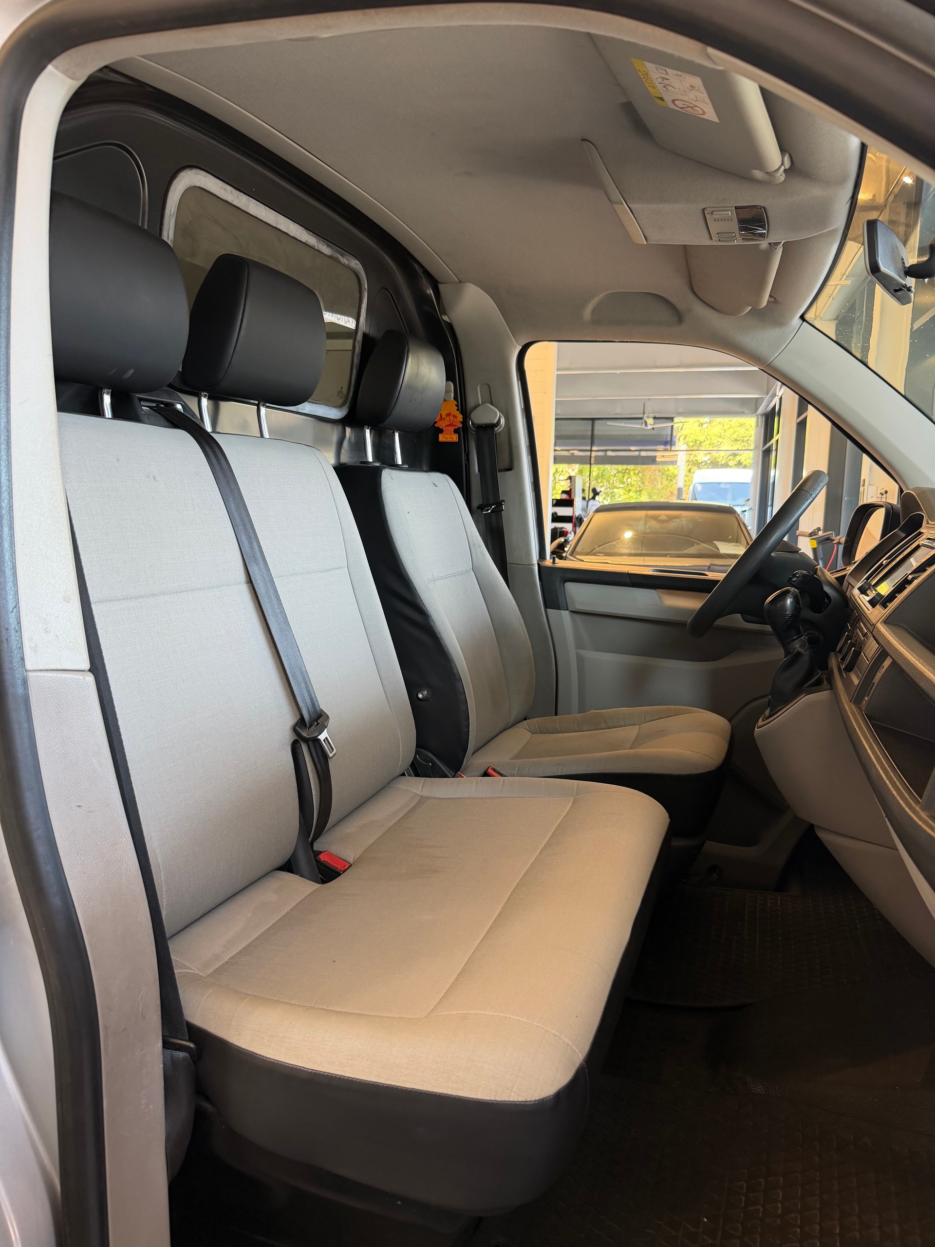 VW T6 Kaw. 3000 2.0 TDI 140 DSG-image-7