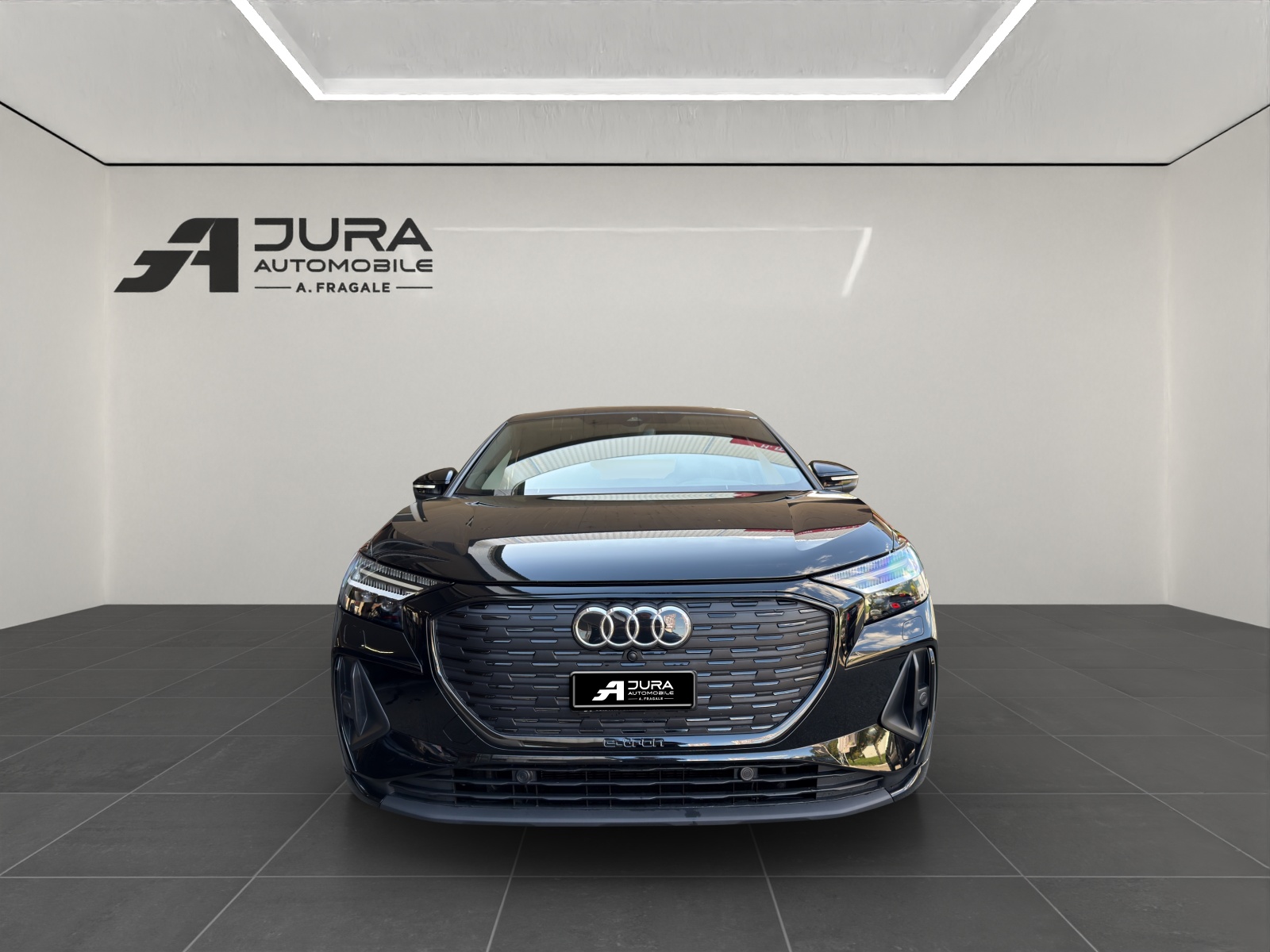 AUDI Q4 e-tron Sportback 45 quattro S-Line-image-2