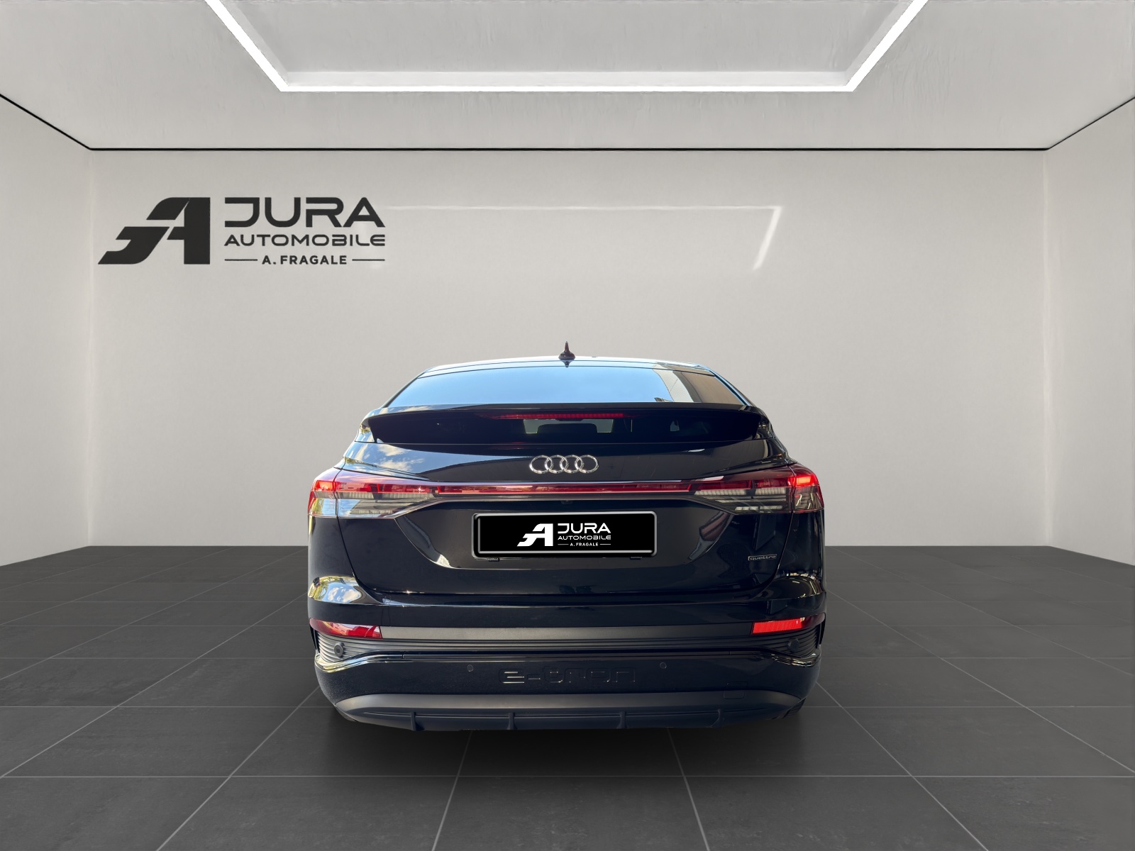 AUDI Q4 e-tron Sportback 45 quattro S-Line-image-5