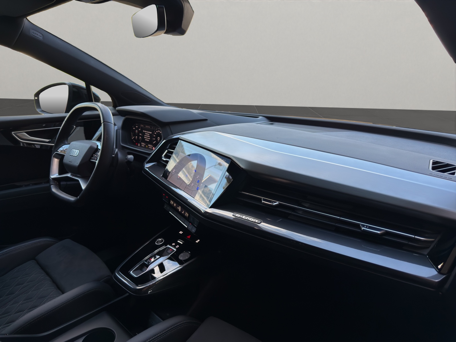 AUDI Q4 e-tron Sportback 45 quattro S-Line-image-9