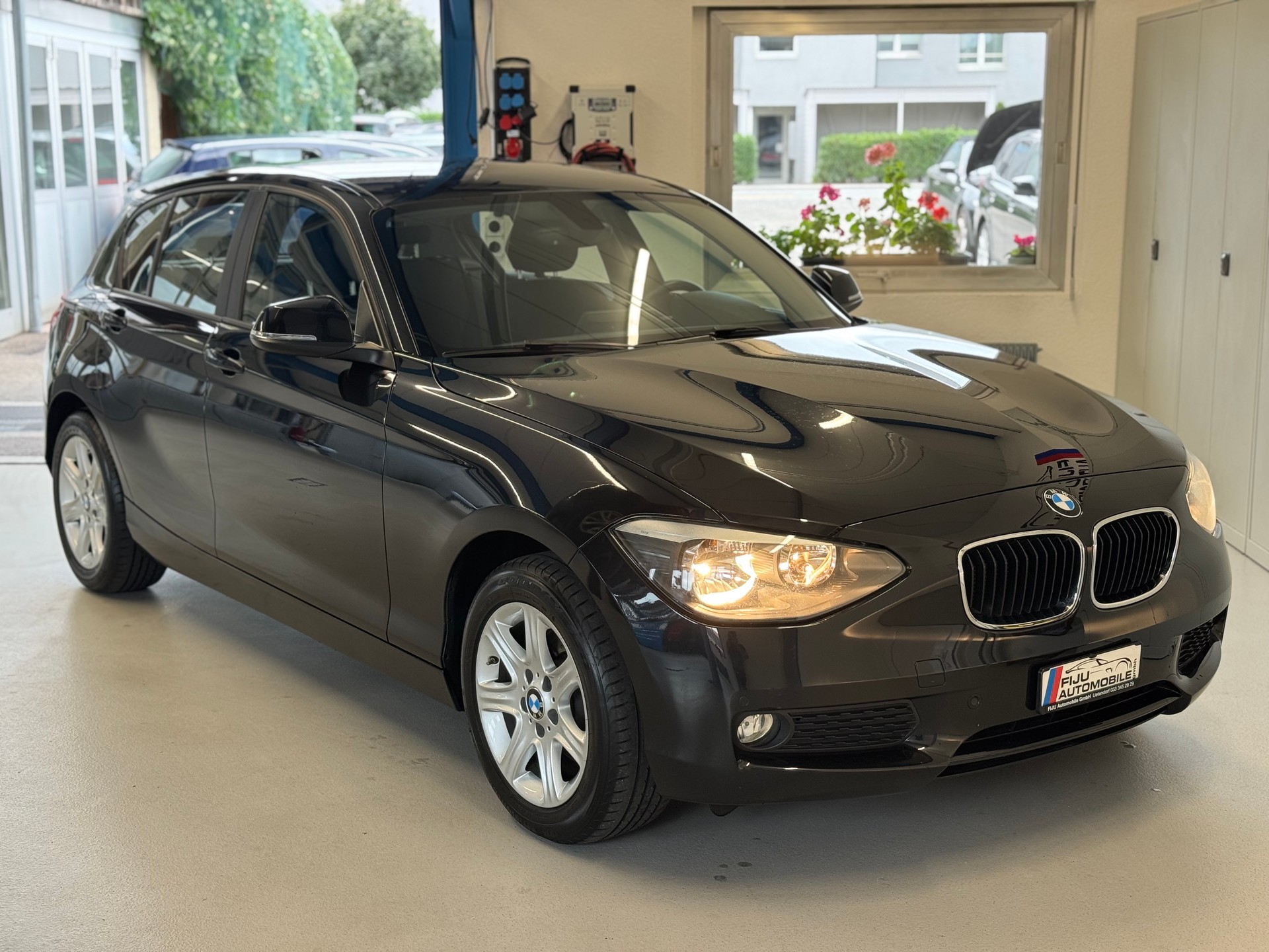 BMW 118d xDrive Sport Line-image-2