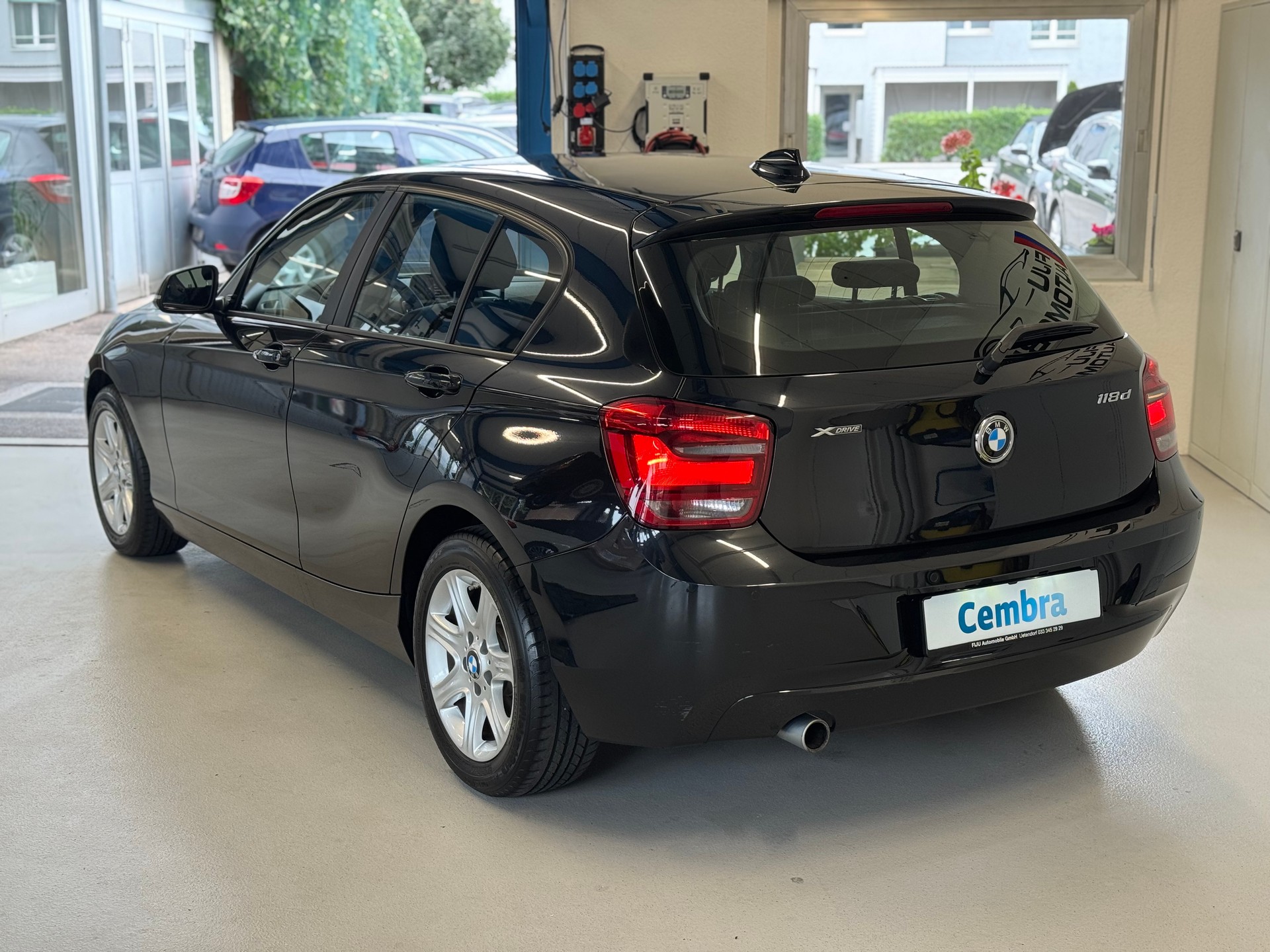 BMW 118d xDrive Sport Line-image-5