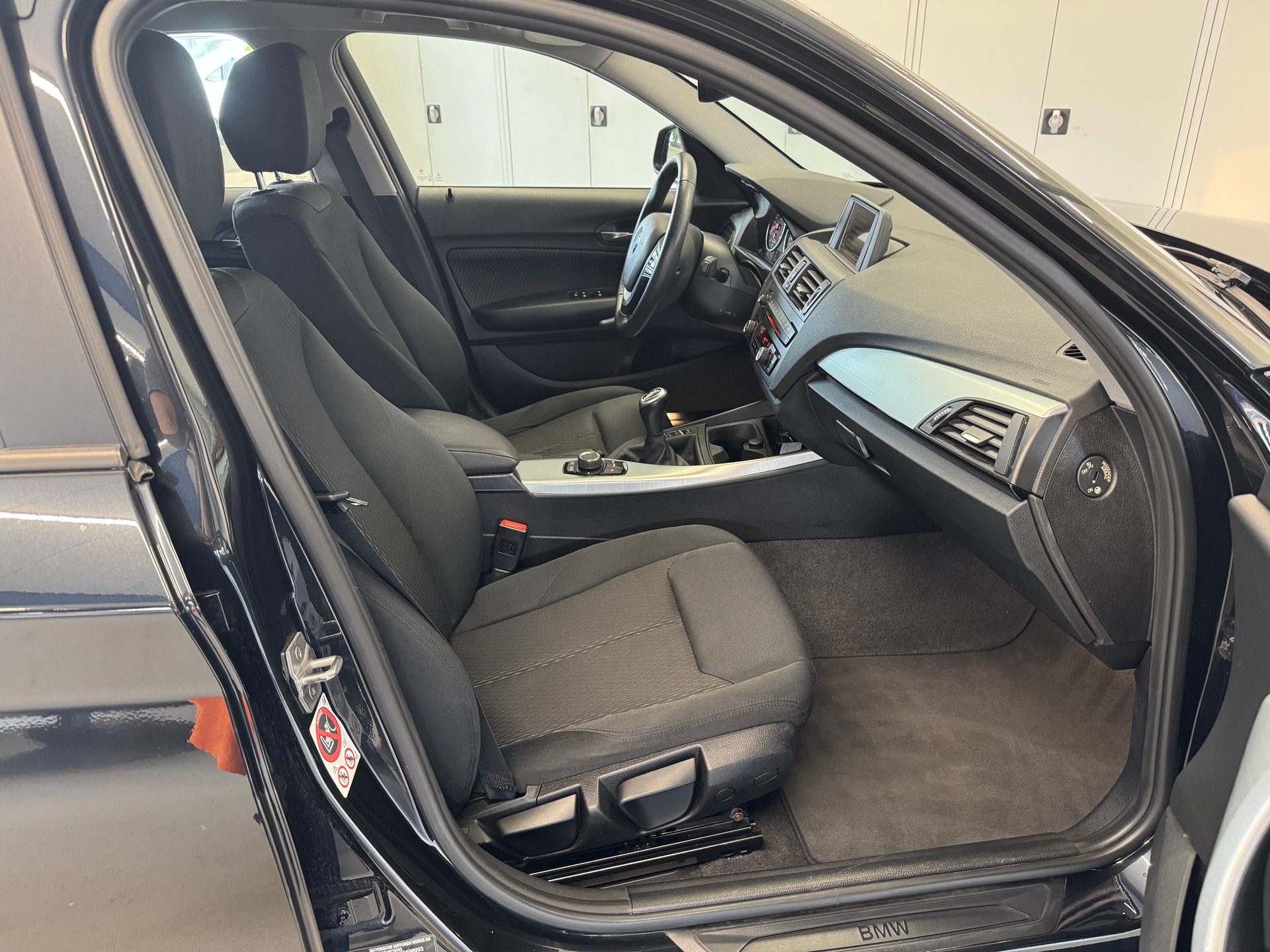 BMW 118d xDrive Sport Line-image-10