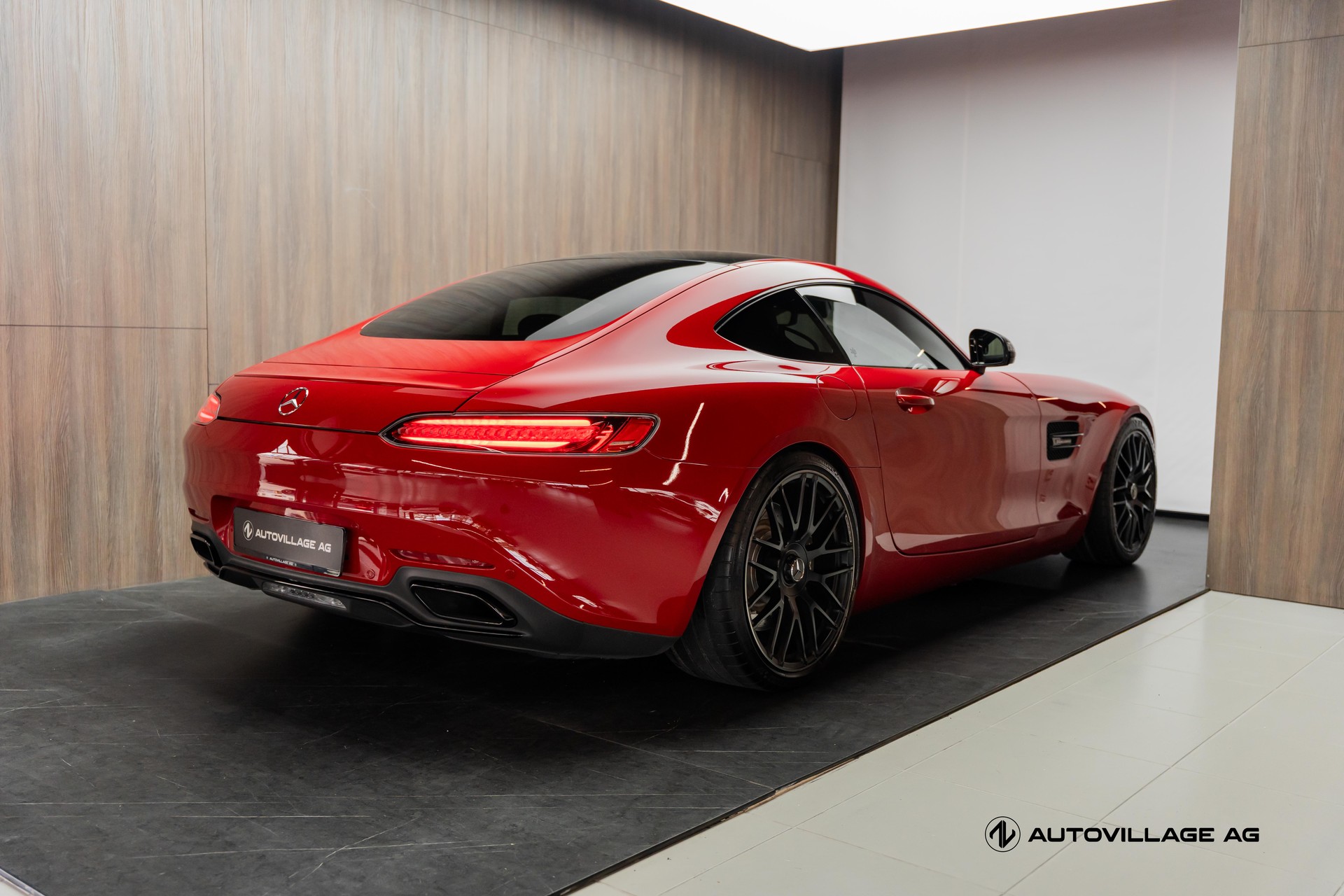MERCEDES-BENZ AMG GT Speedshift DCT-showroom-element-1