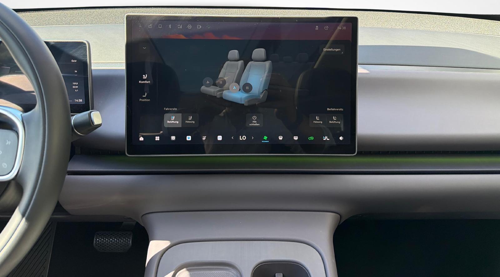 LEAPMOTOR C10 1.5 REEV Design-image-14