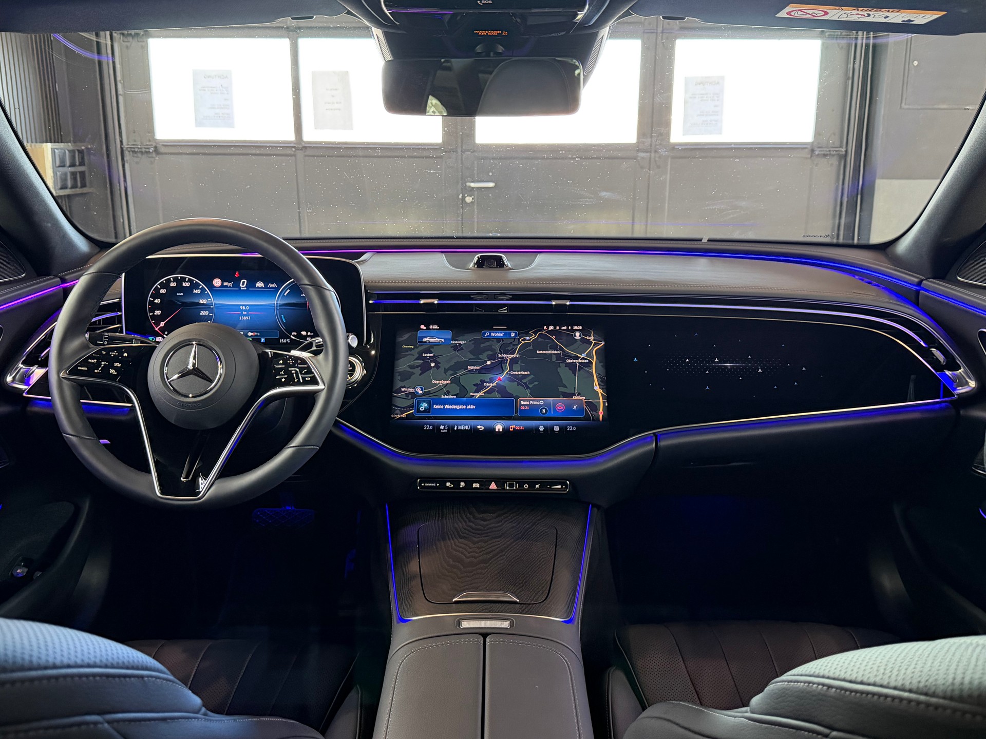 MERCEDES-BENZ E 300 e 4Matic EQ Hybrid 9G-Tronic-image-13
