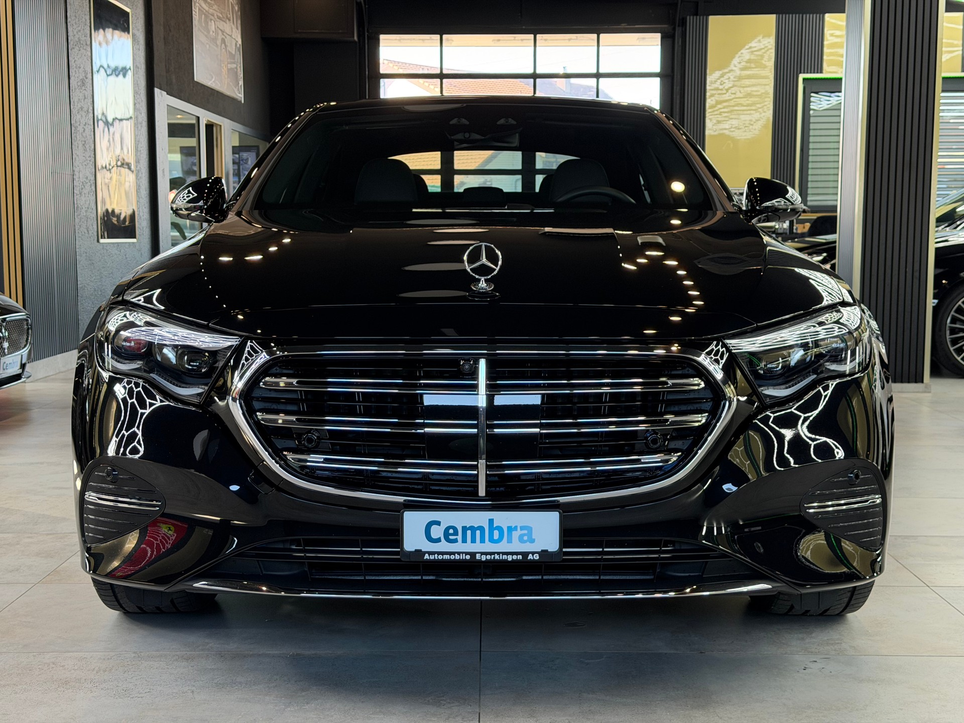 MERCEDES-BENZ E 300 e 4Matic EQ Hybrid 9G-Tronic-image-1
