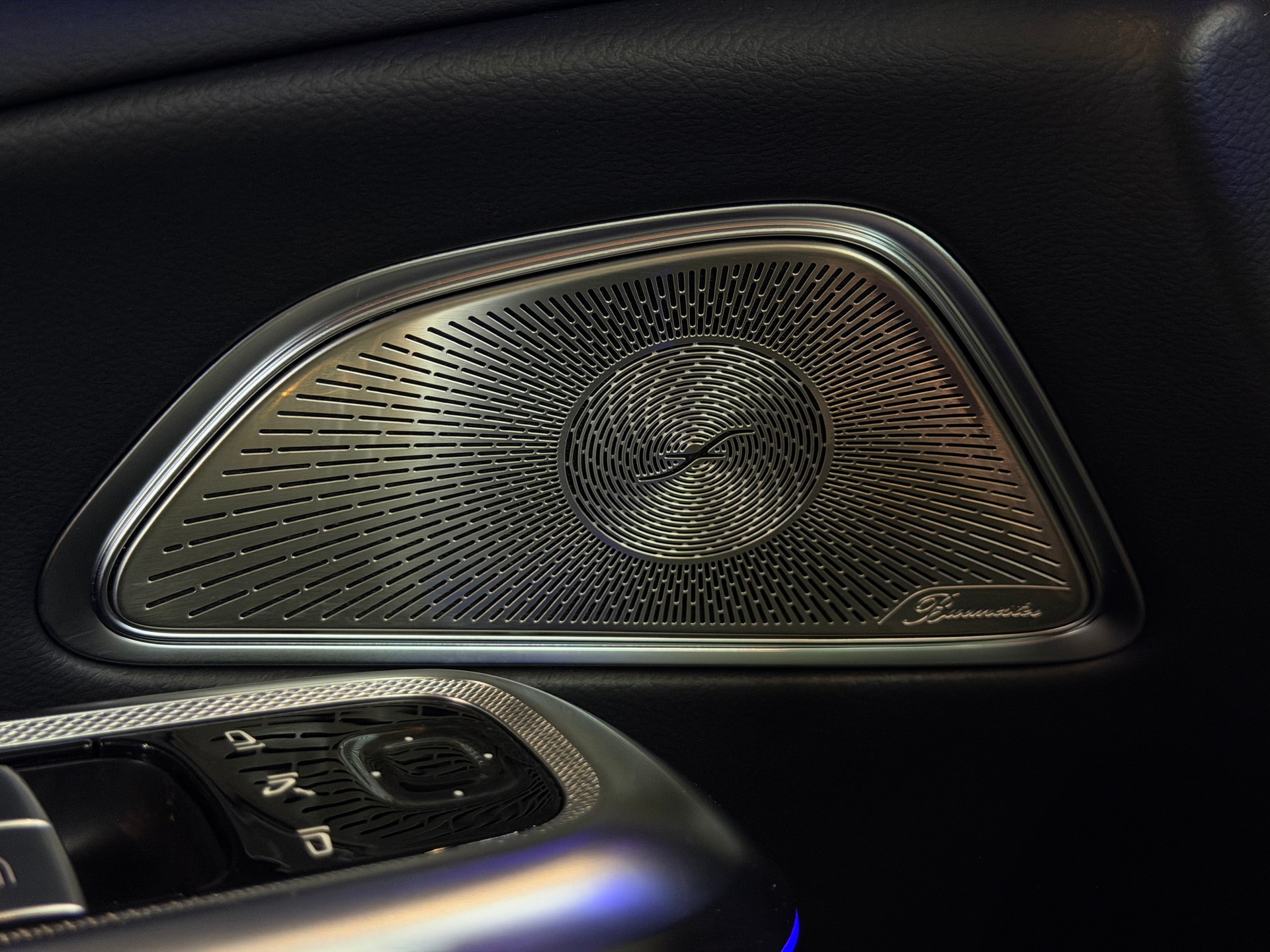 MERCEDES-BENZ E 300 e 4Matic EQ Hybrid 9G-Tronic-image-18