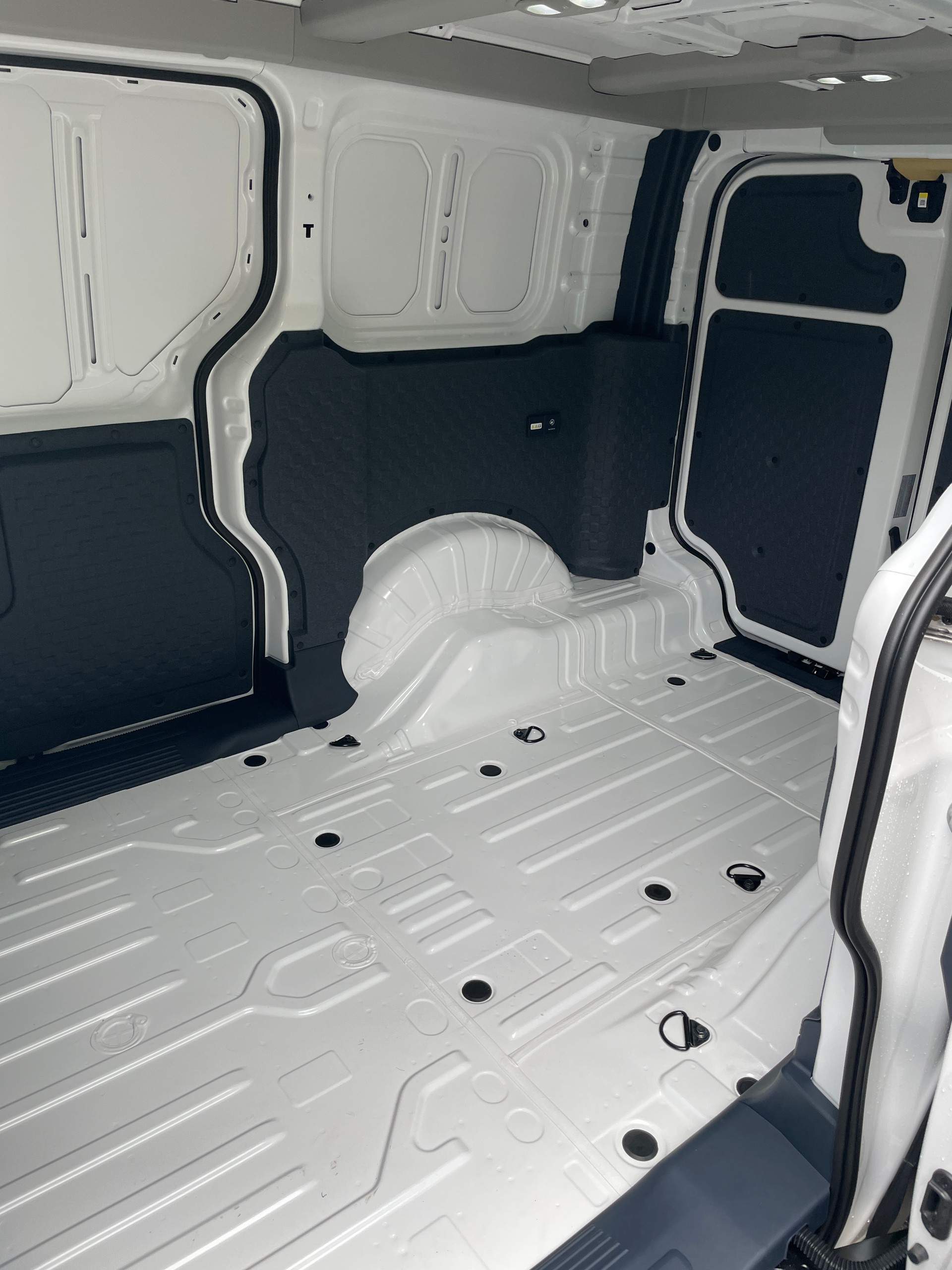 KIA PV5 Cargo 71.2 kWh Plus L2H1 inkl. Wärmepumpe und zwei Schiebetüren-image-14