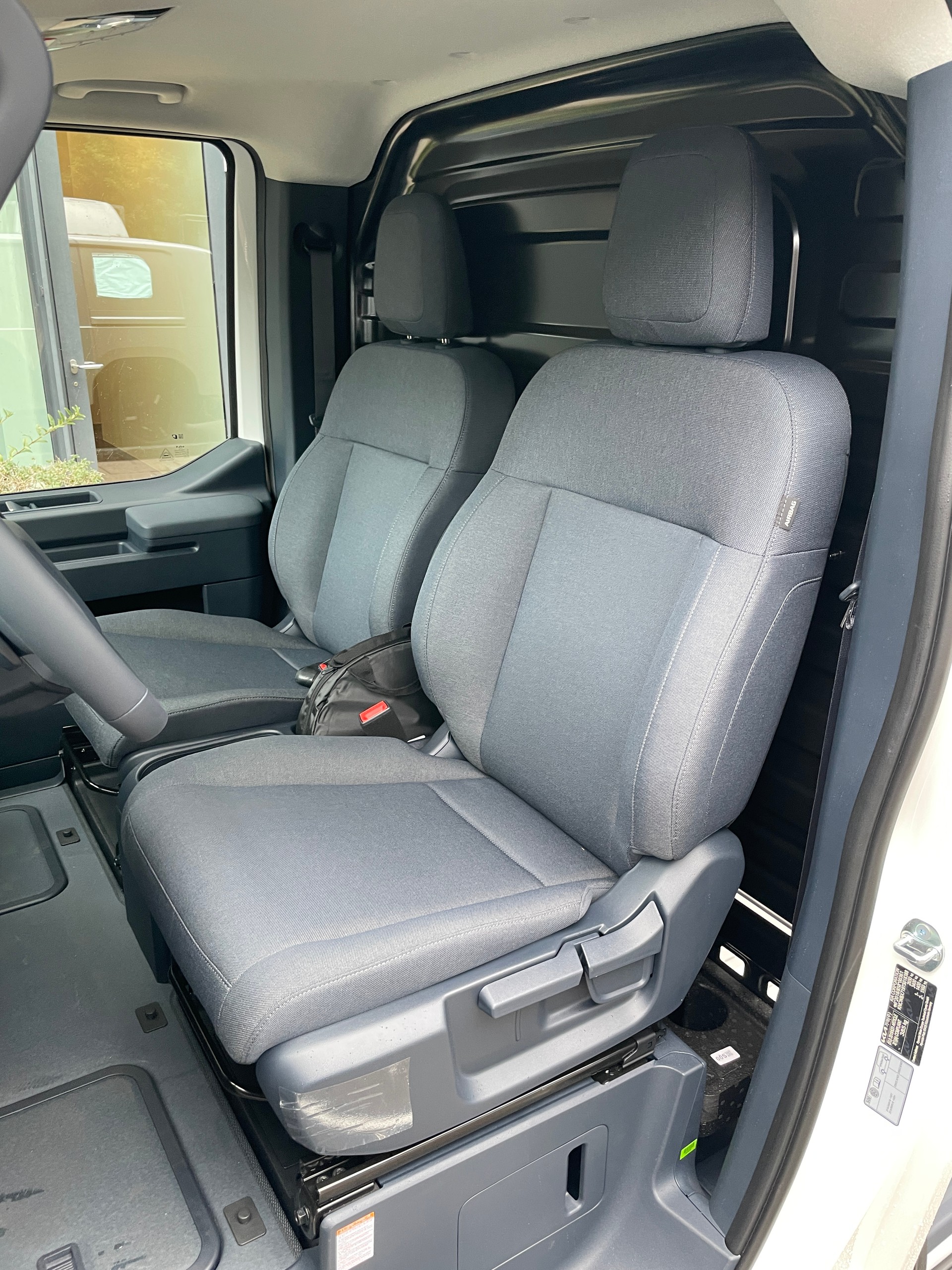 KIA PV5 Cargo 71.2 kWh Plus L2H1 inkl. Wärmepumpe und zwei Schiebetüren-image-11
