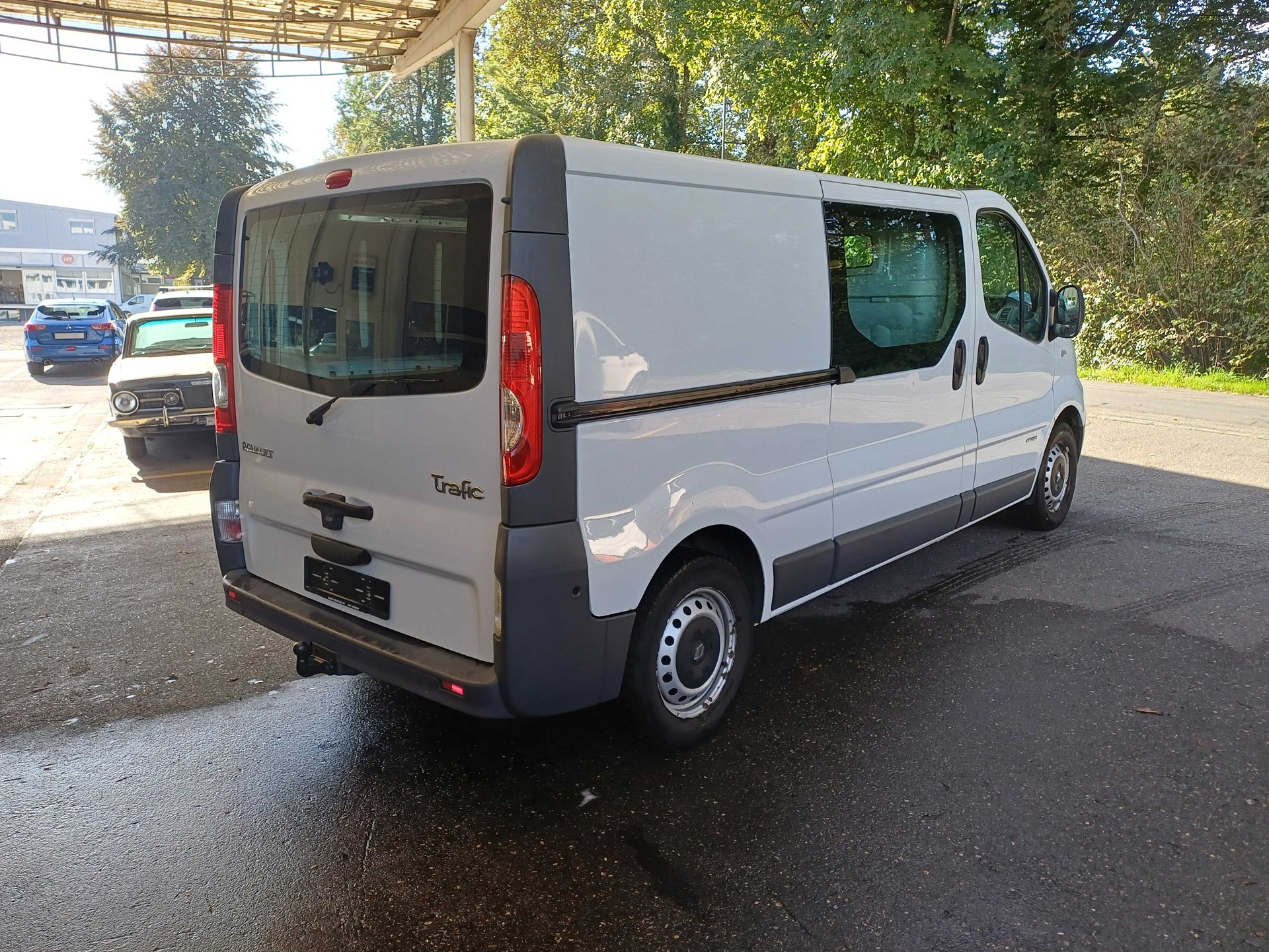 RENAULT Trafic 2.0 dCi 115 2.9t L2H1-image-2