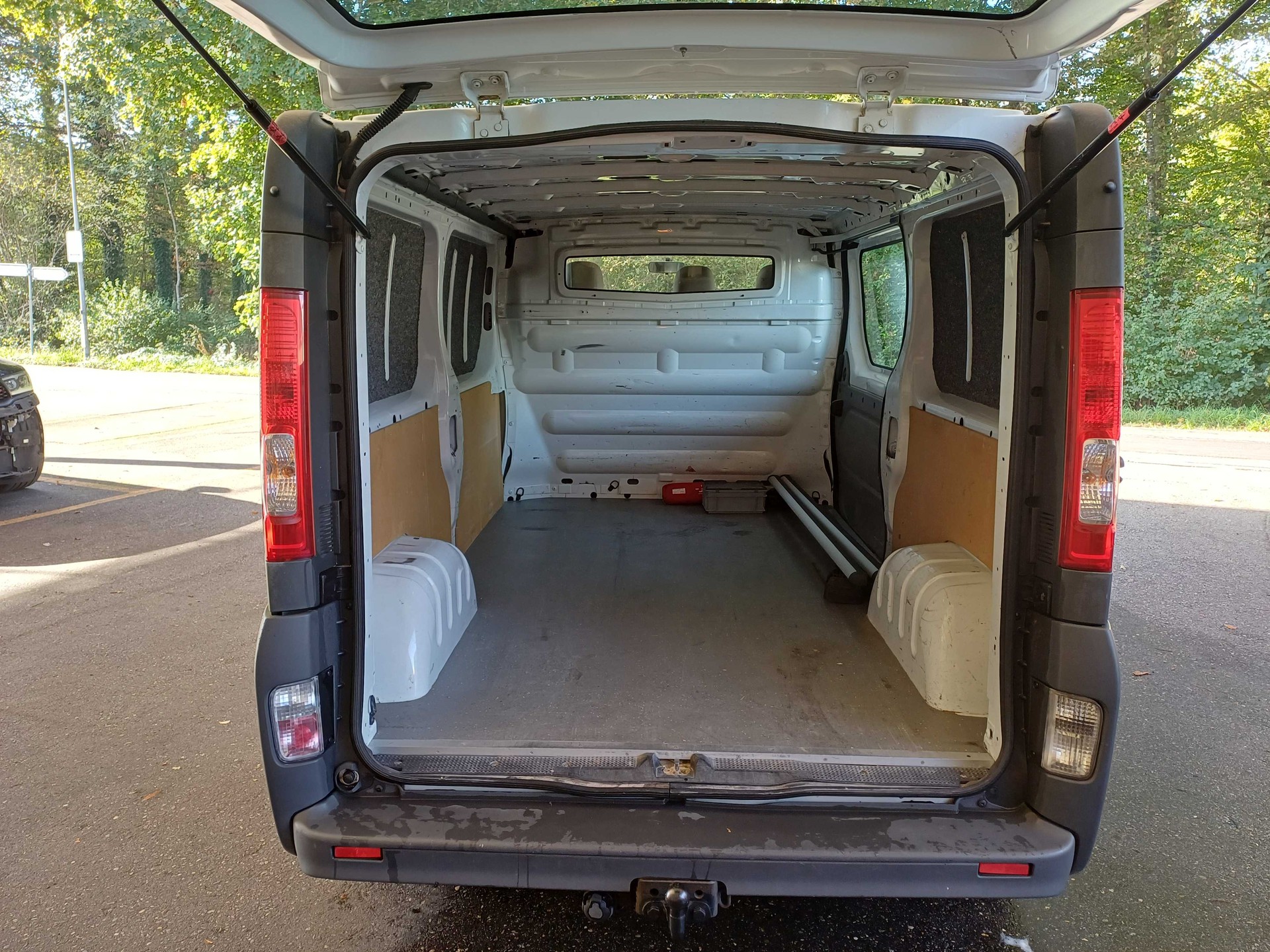 RENAULT Trafic 2.0 dCi 115 2.9t L2H1-image-6