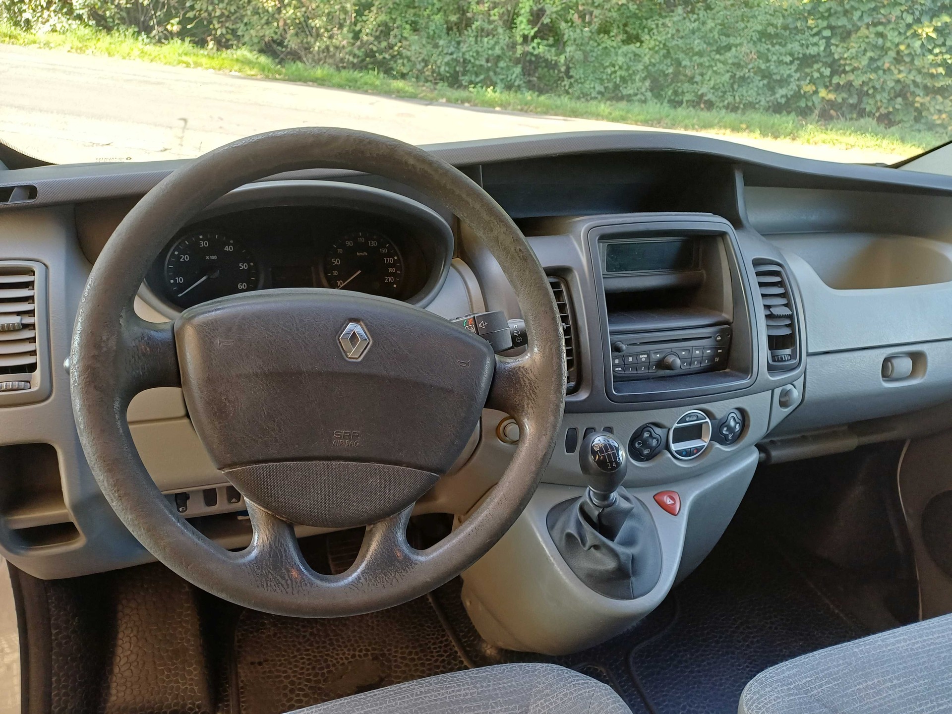 RENAULT Trafic 2.0 dCi 115 2.9t L2H1-image-5