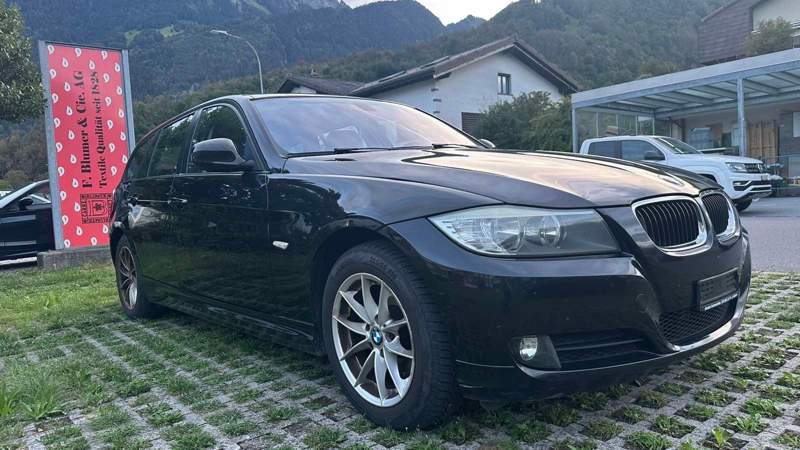 BMW 320d Dynamic Edition-image-2