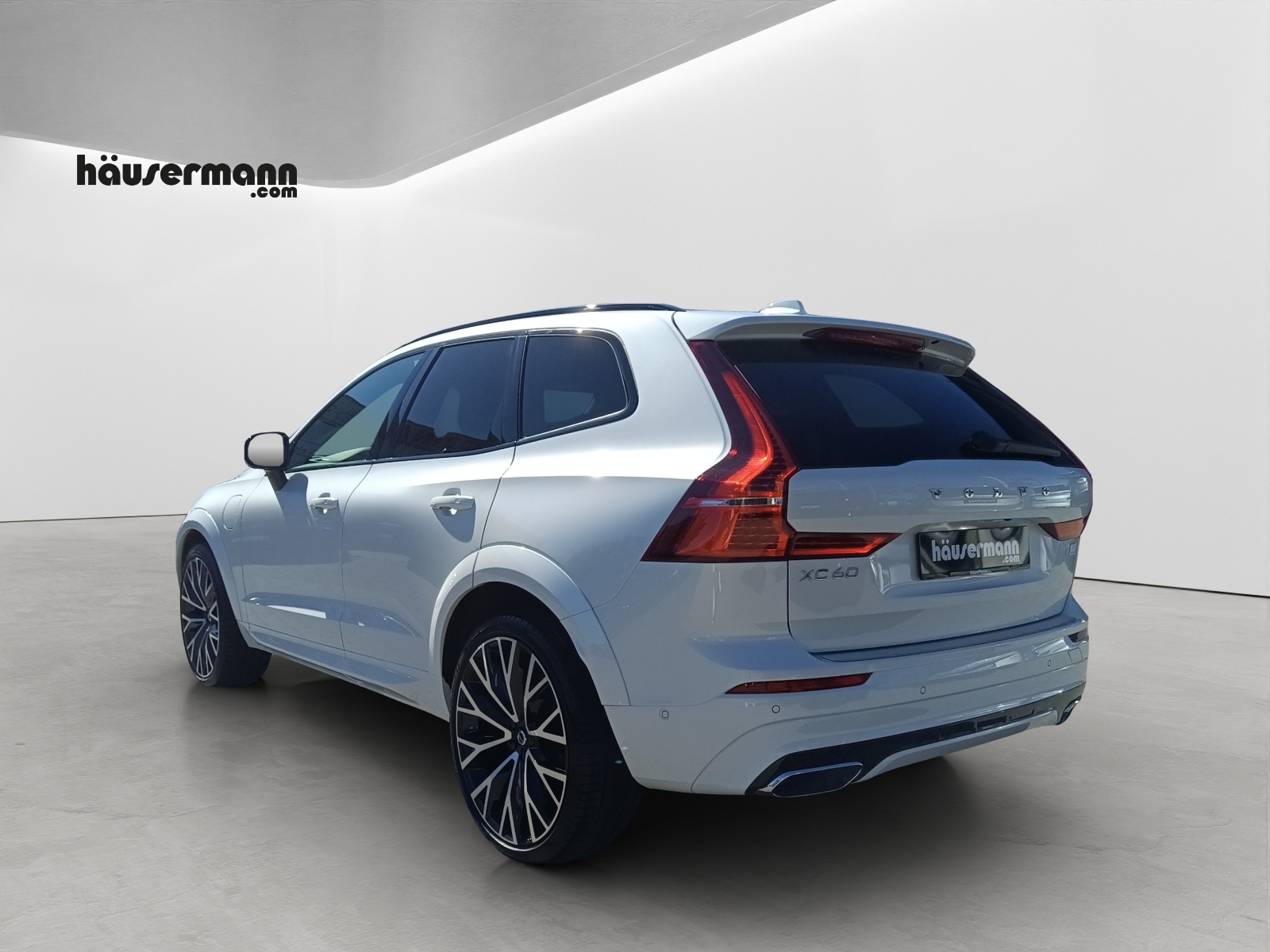 VOLVO XC60 2.0 T8 TE R-Design eAWD-image-3