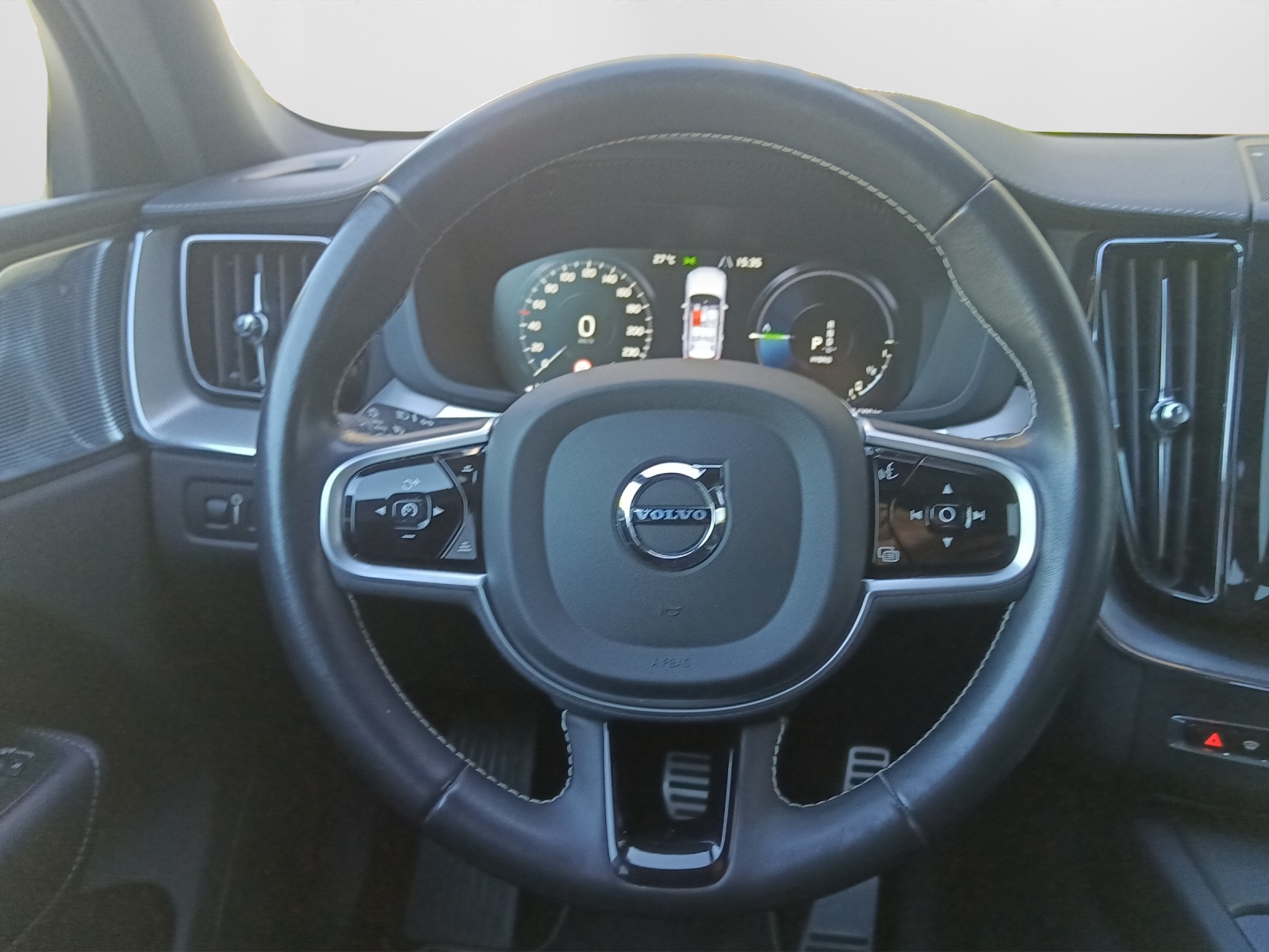 VOLVO XC60 2.0 T8 TE R-Design eAWD-image-12