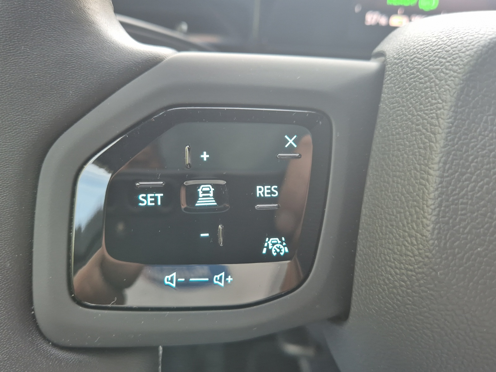 FORD Explorer Elektro 79kWh Extended Range Premium*Panoramadach*Head up Display*Anhängerkupplung*-image-25