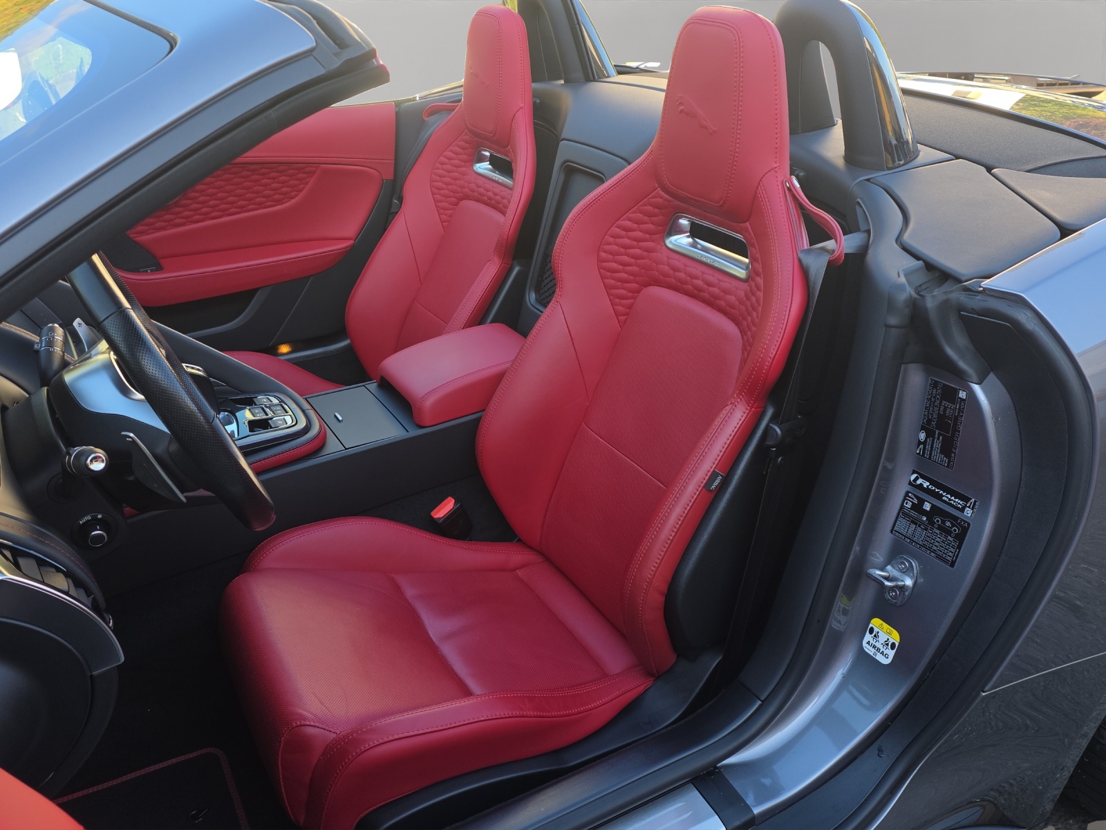JAGUAR F-Type Convertible 5.0 V8 R-Dynamic Automatik-image-7
