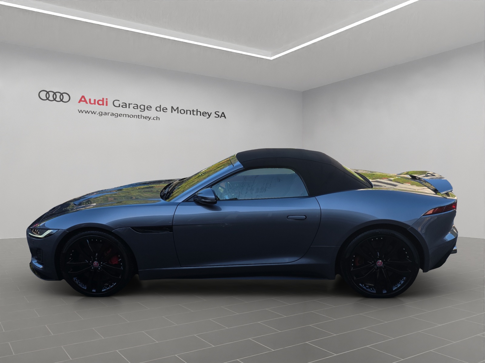 JAGUAR F-Type Convertible 5.0 V8 R-Dynamic Automatik-image-5