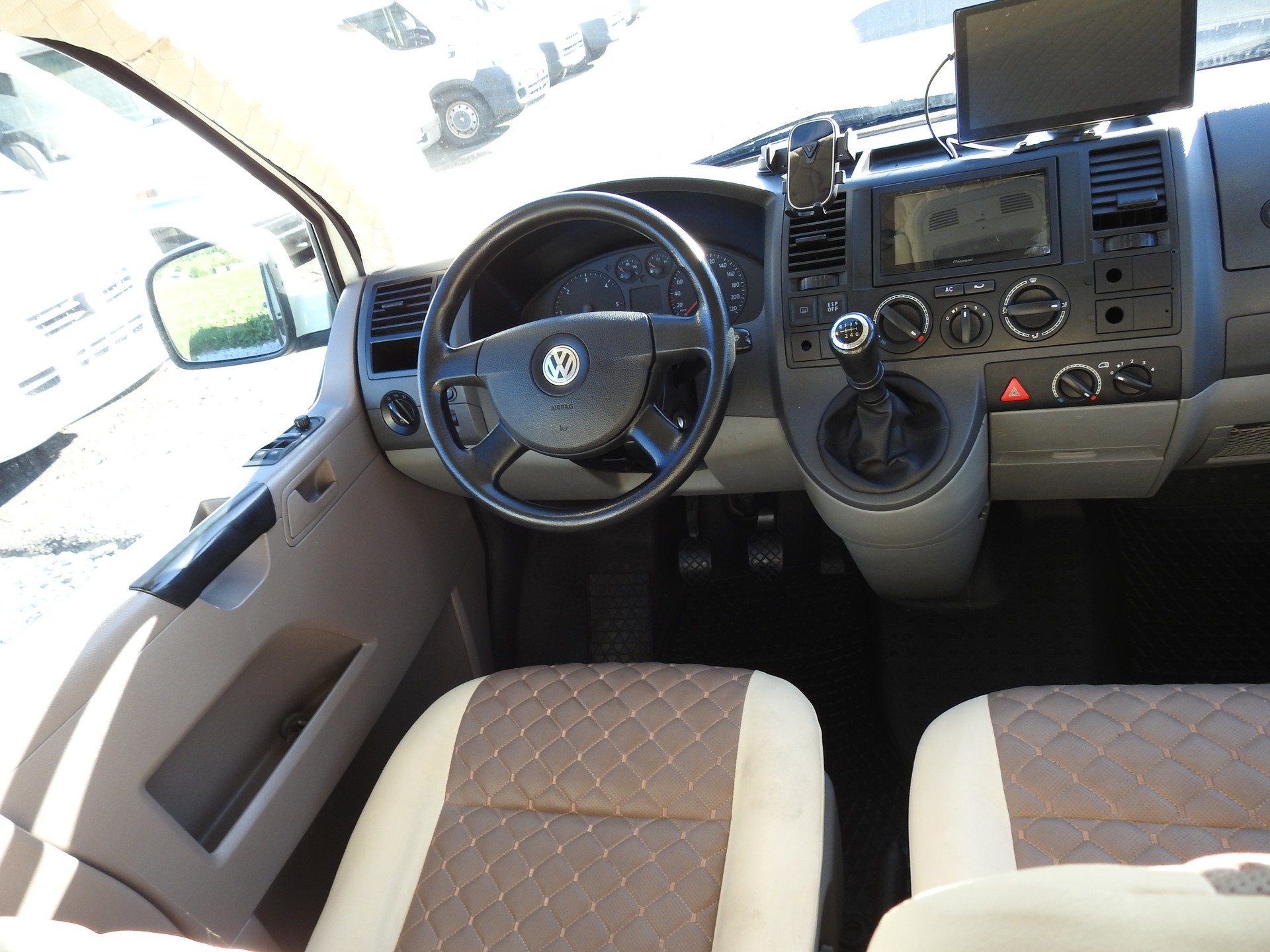 VW T5 Multivan Lang 2.5TDI 4M-image-21