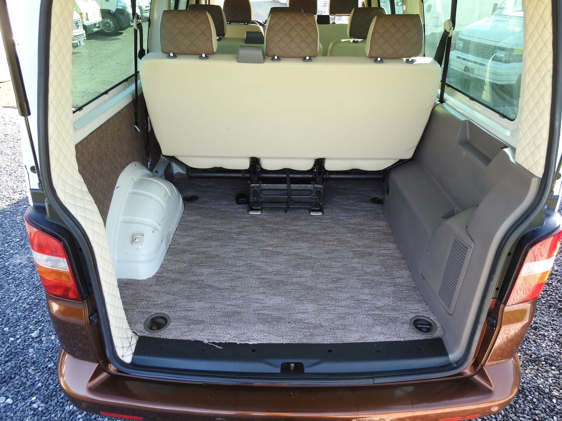 VW T5 Multivan Lang 2.5TDI 4M-image-10