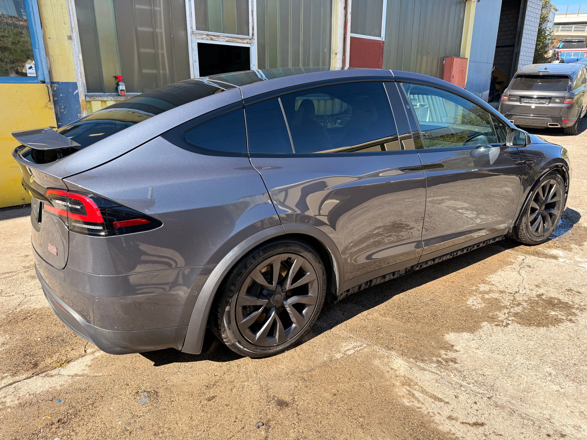 TESLA Model X 100kWh Plaid-image-5