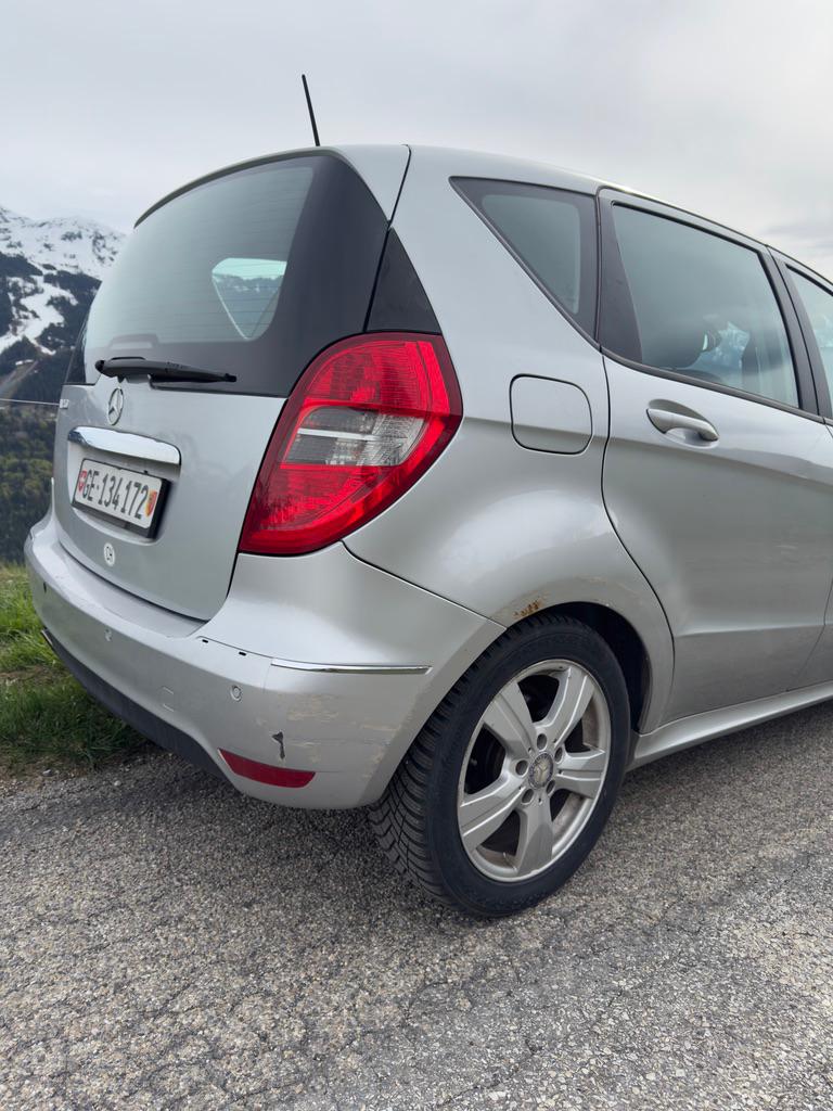 MERCEDES-BENZ A 180 Classic-image-1