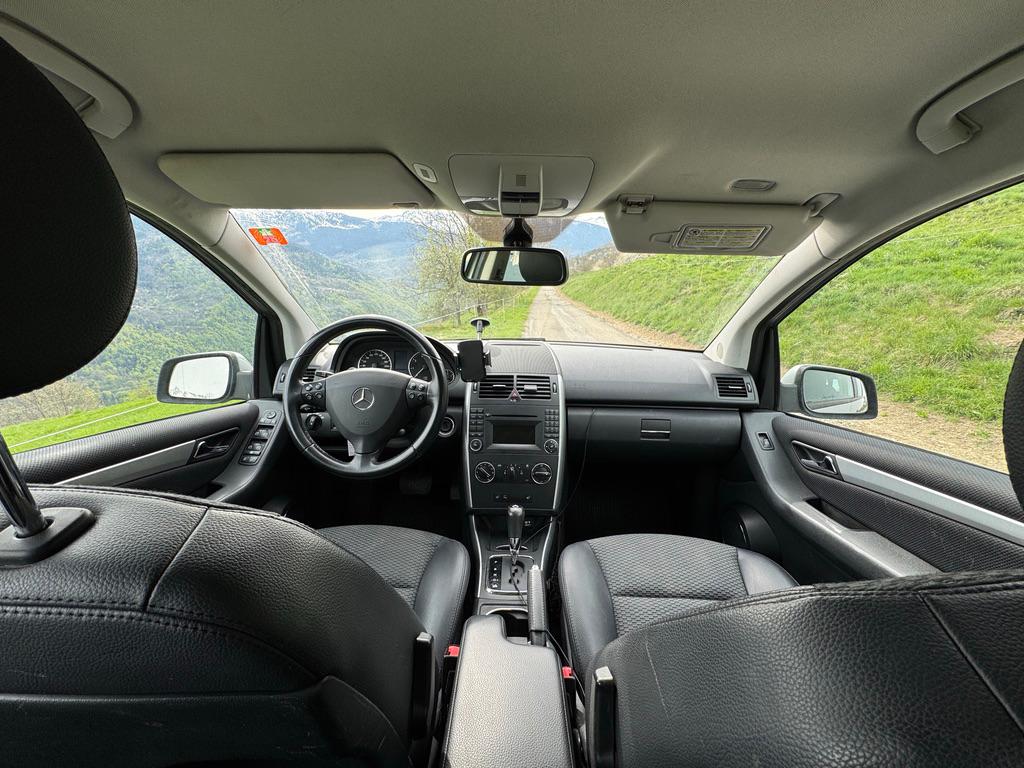 MERCEDES-BENZ A 180 Classic-image-4