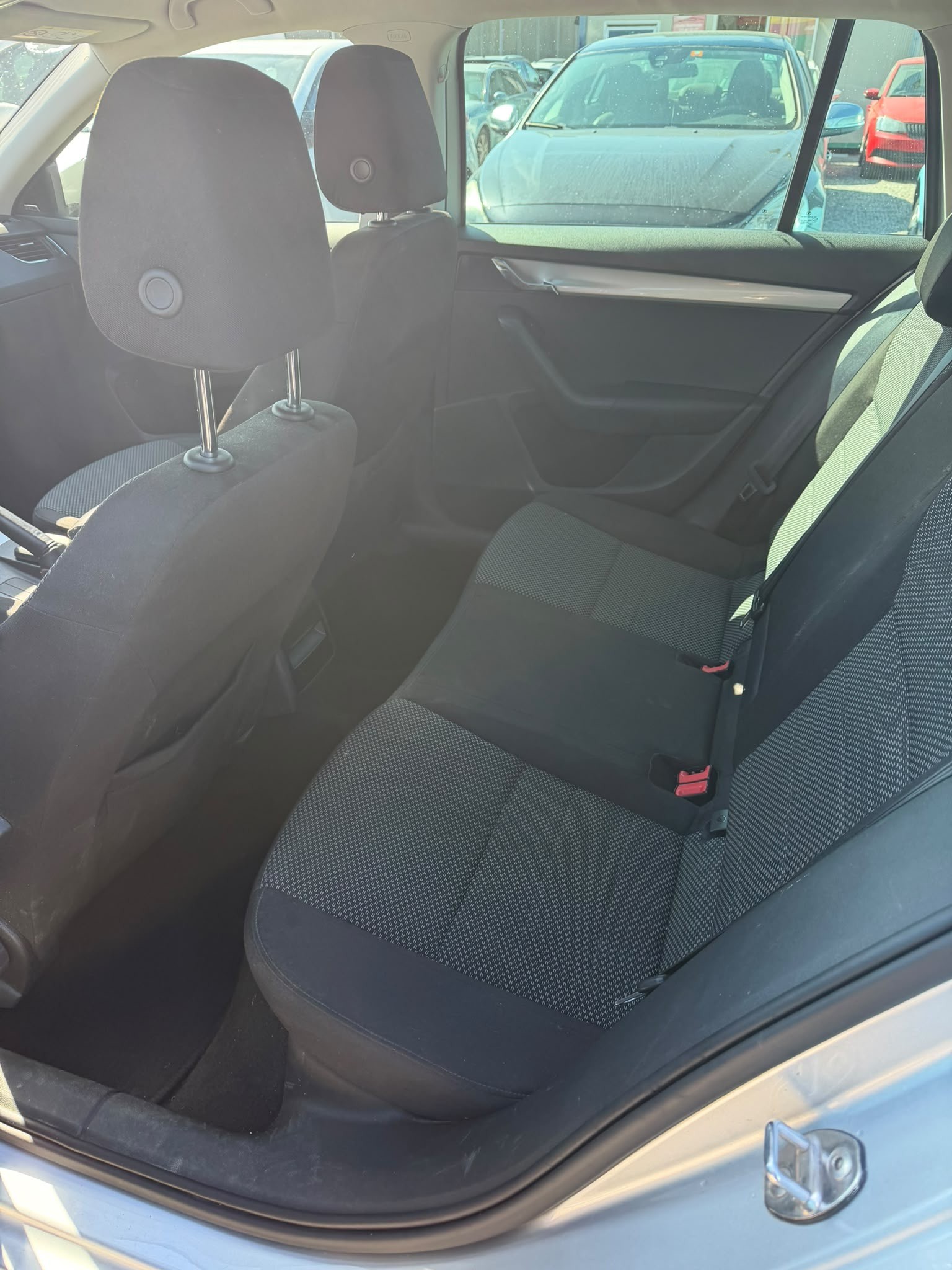 SKODA Octavia Combi 1.8 TSI L&K-image-8