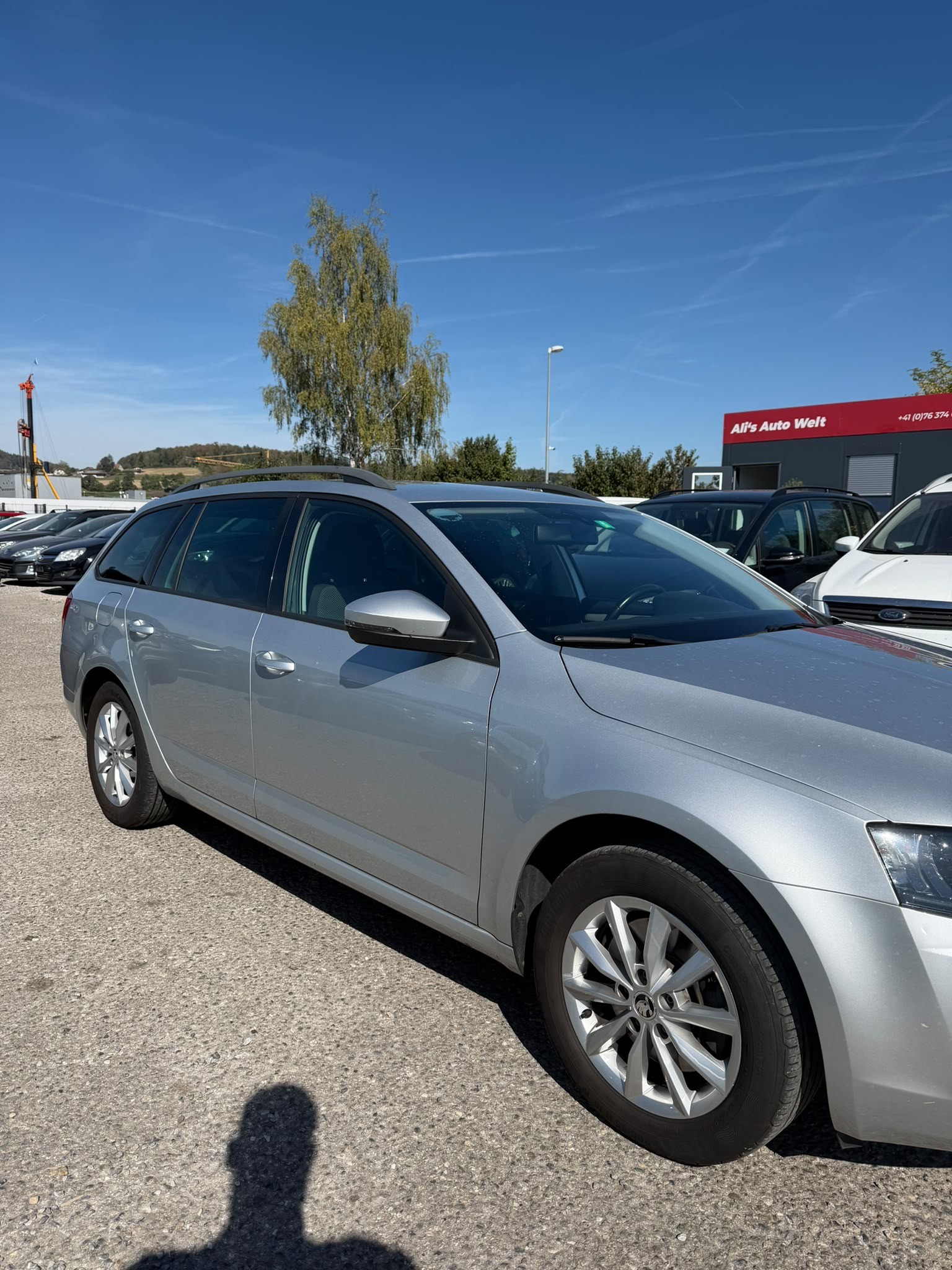 SKODA Octavia Combi 1.8 TSI L&K-image-2