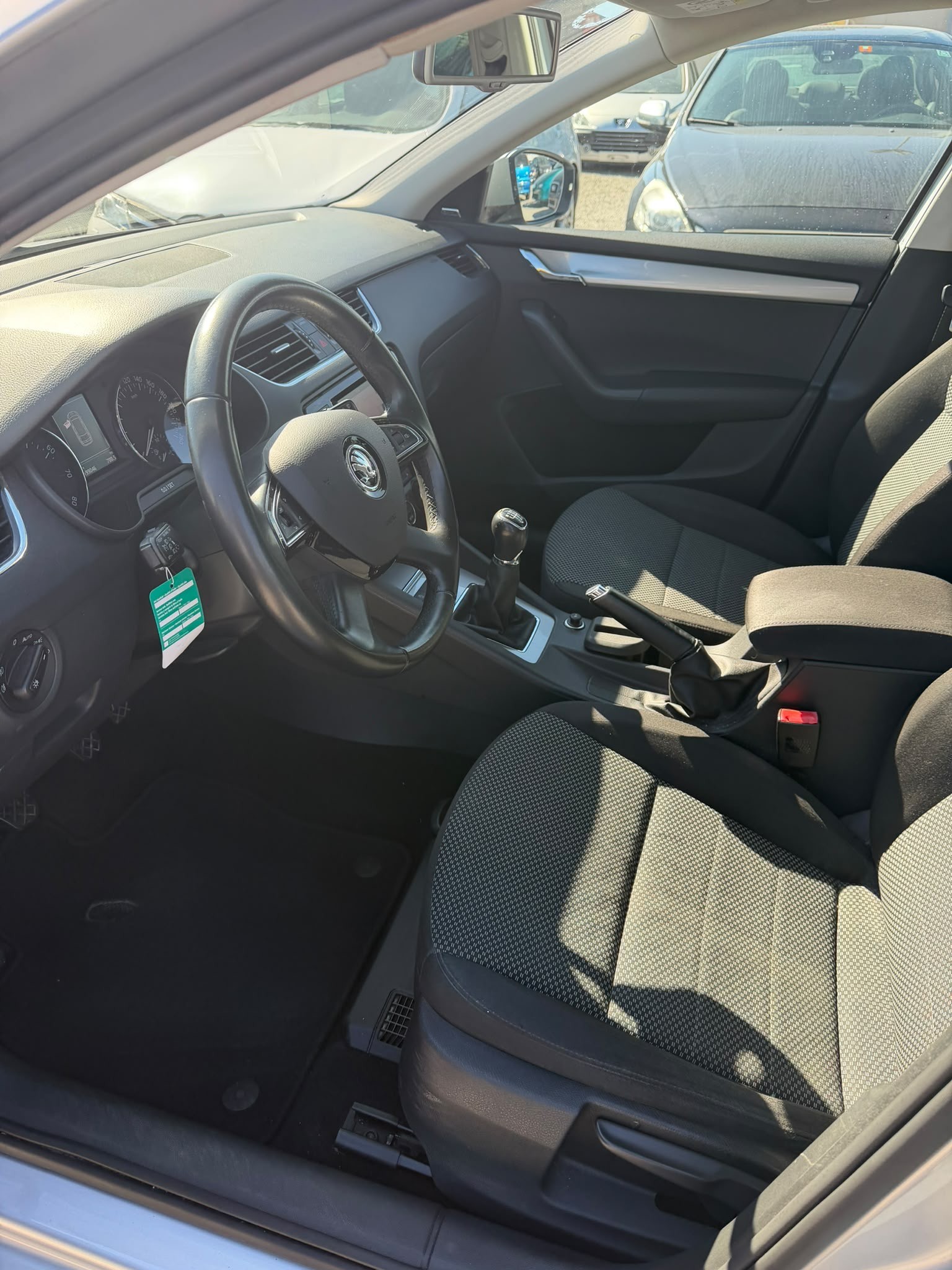SKODA Octavia Combi 1.8 TSI L&K-image-7