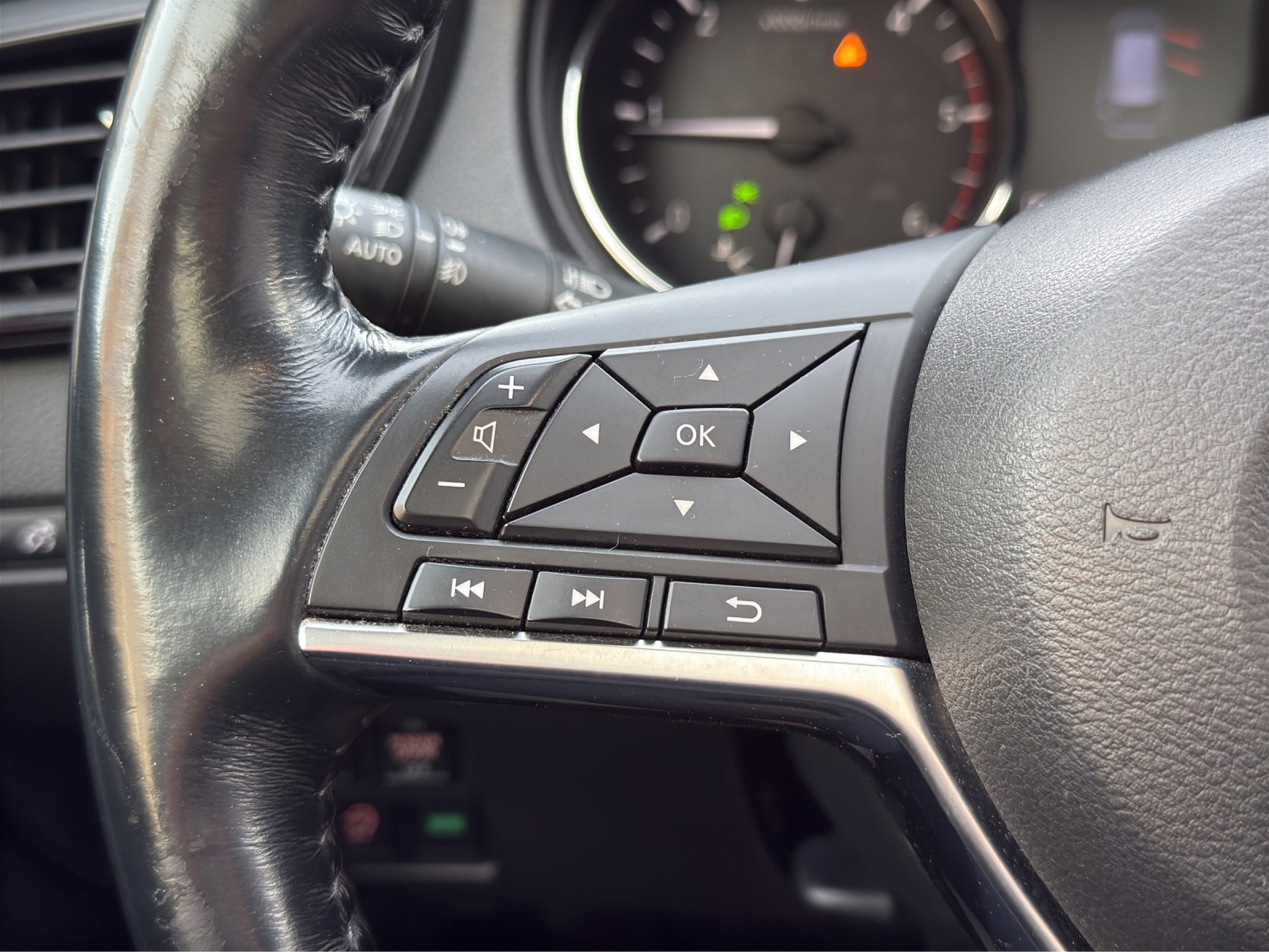 NISSAN X-Trail 2.0 dCi tekna Xtronic CVT ALL-MODE 4x4-image-25