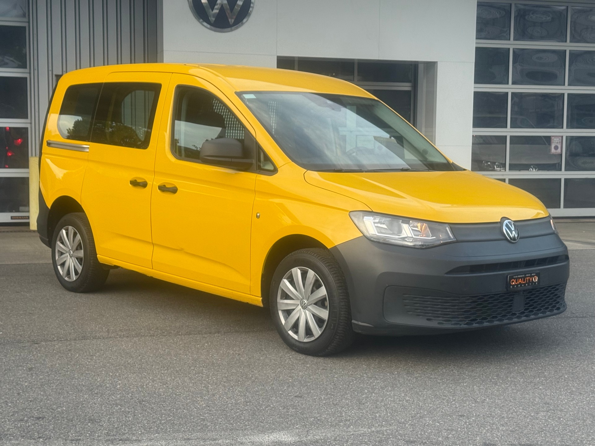 VW Caddy Cargo 2.0TDI 4Motion-image-1