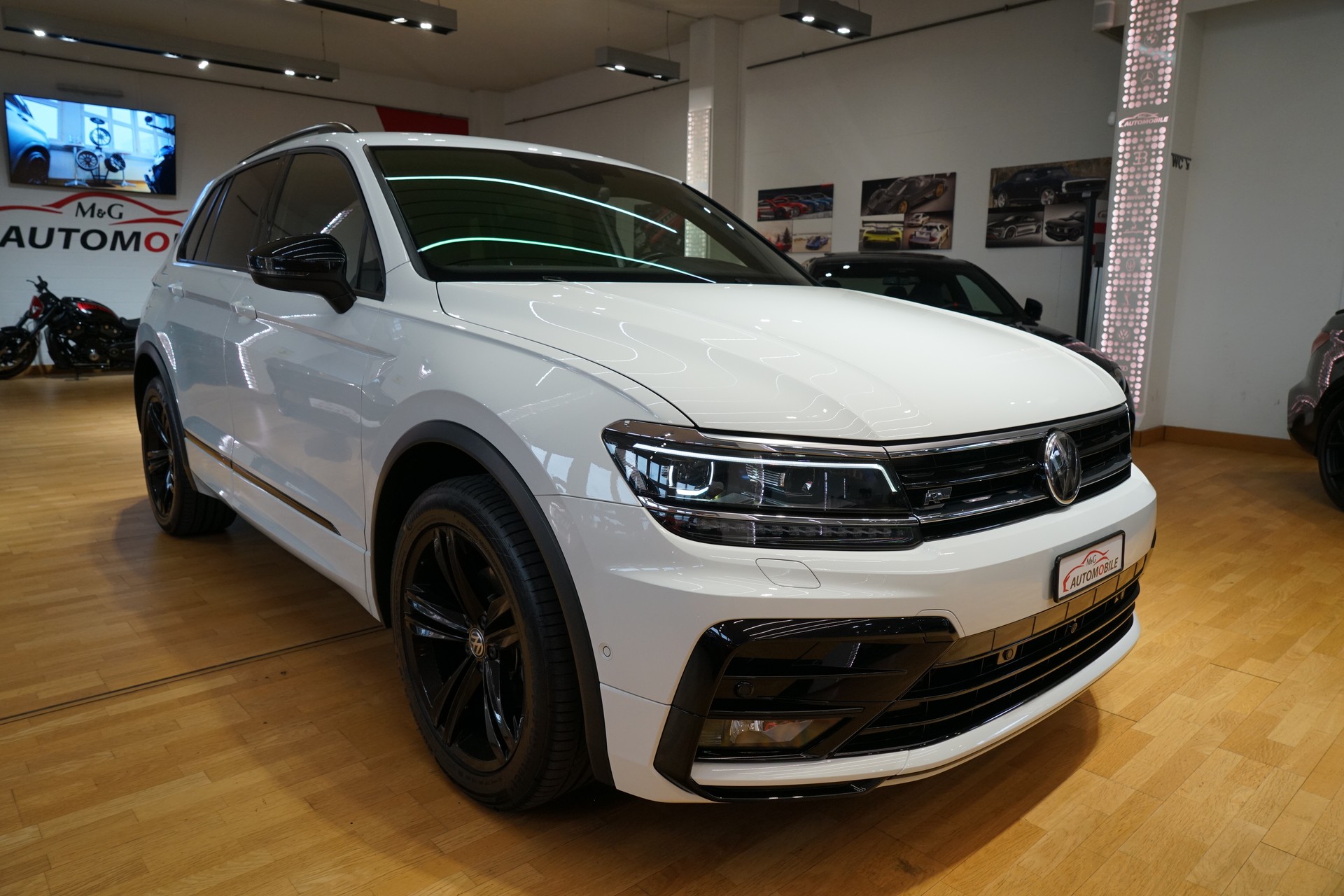 VW Tiguan 2.0 TDI SCR R-Line 4Motion DSG-image-2